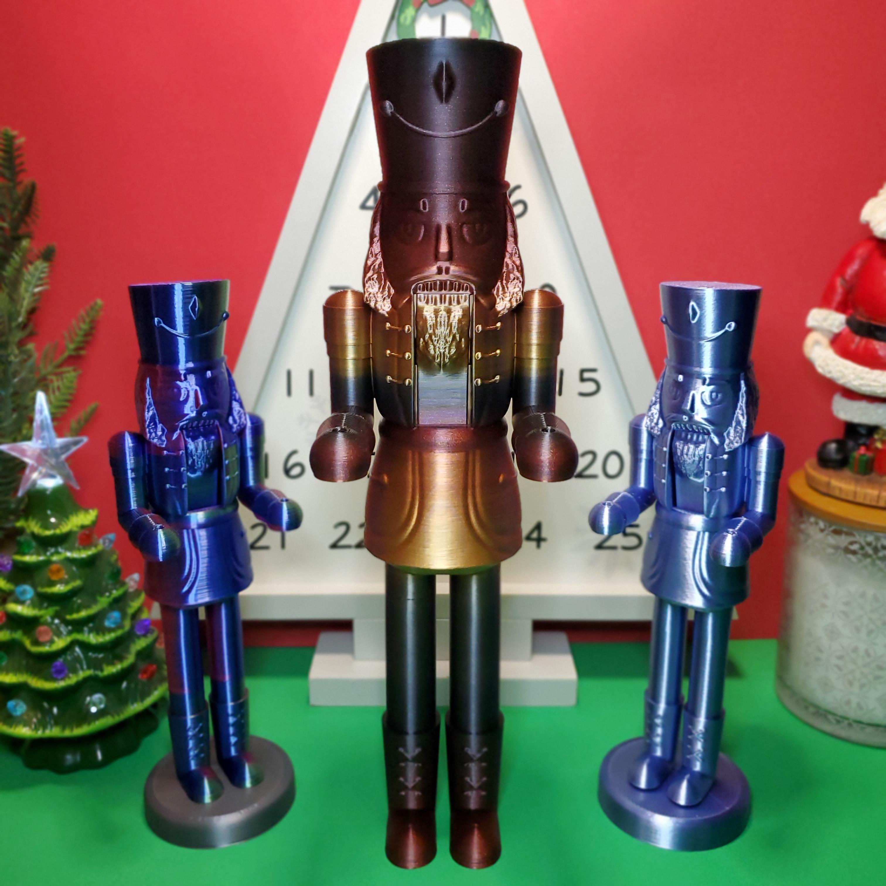 Articulated Print-In-Place Christmas Nutcracker v1 3d model
