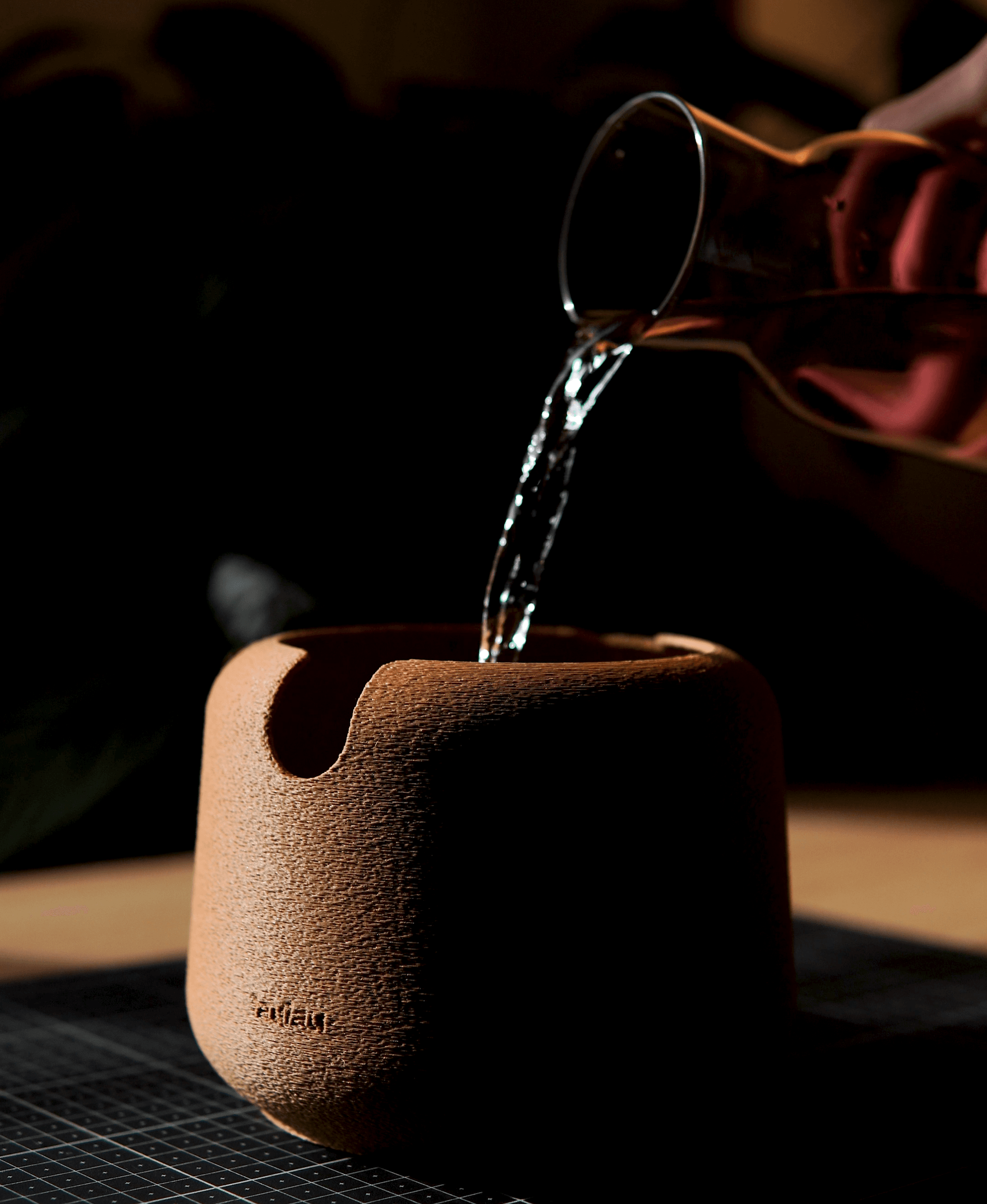 laulau · Self-watering pot (medium size) 3d model