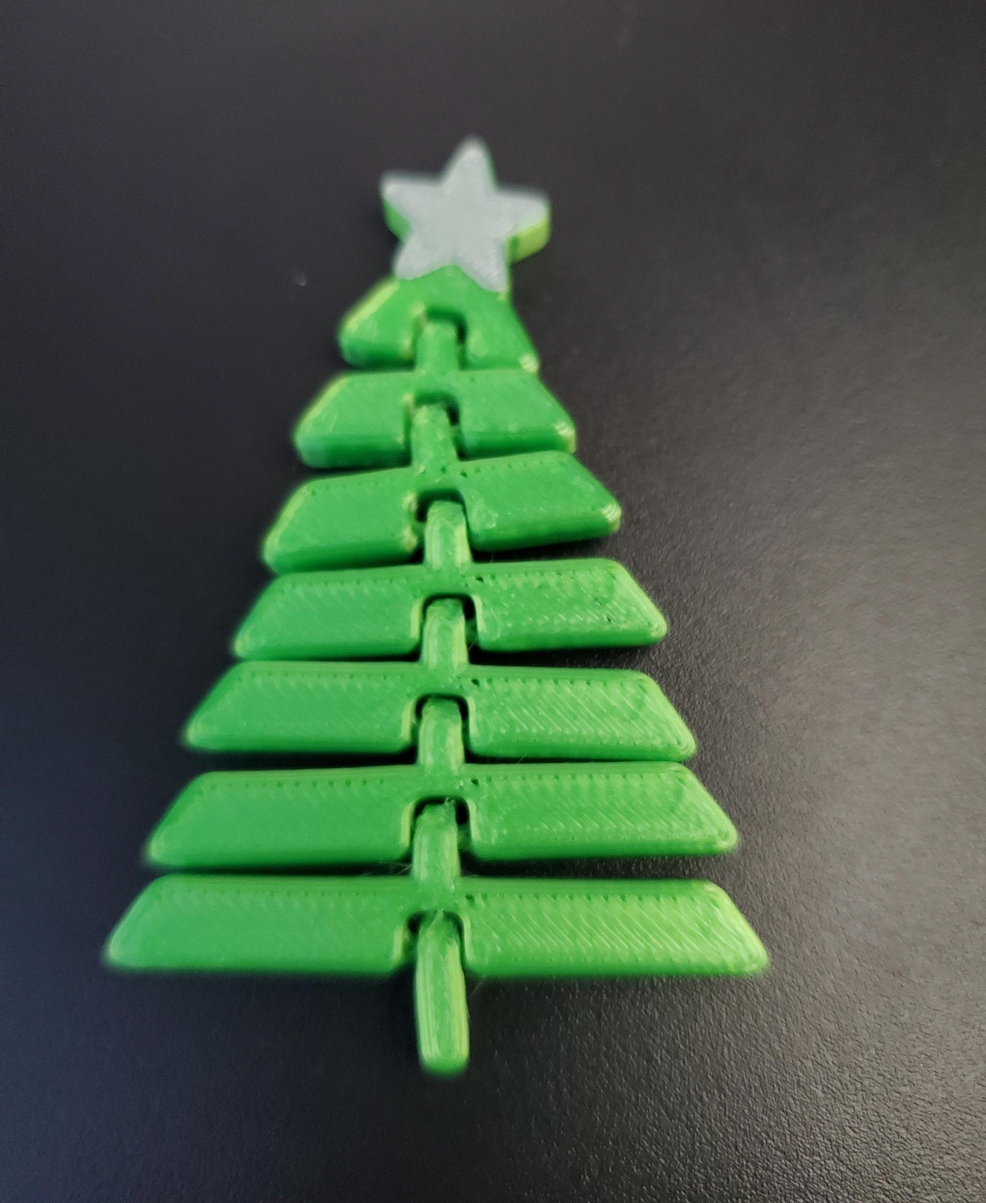Articulated Christmas Tree with Star - Print in place fidget toy - 3mf - cctree silk lime green - 3d model