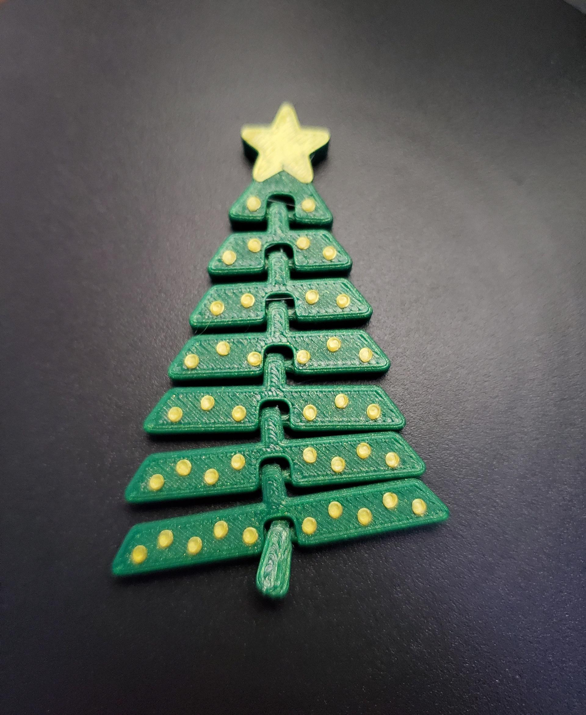 Articulated Christmas Tree with Star and Ornaments - Print in place fidget toys - 3mf - protopasta cloverfield metallic green - 3d model