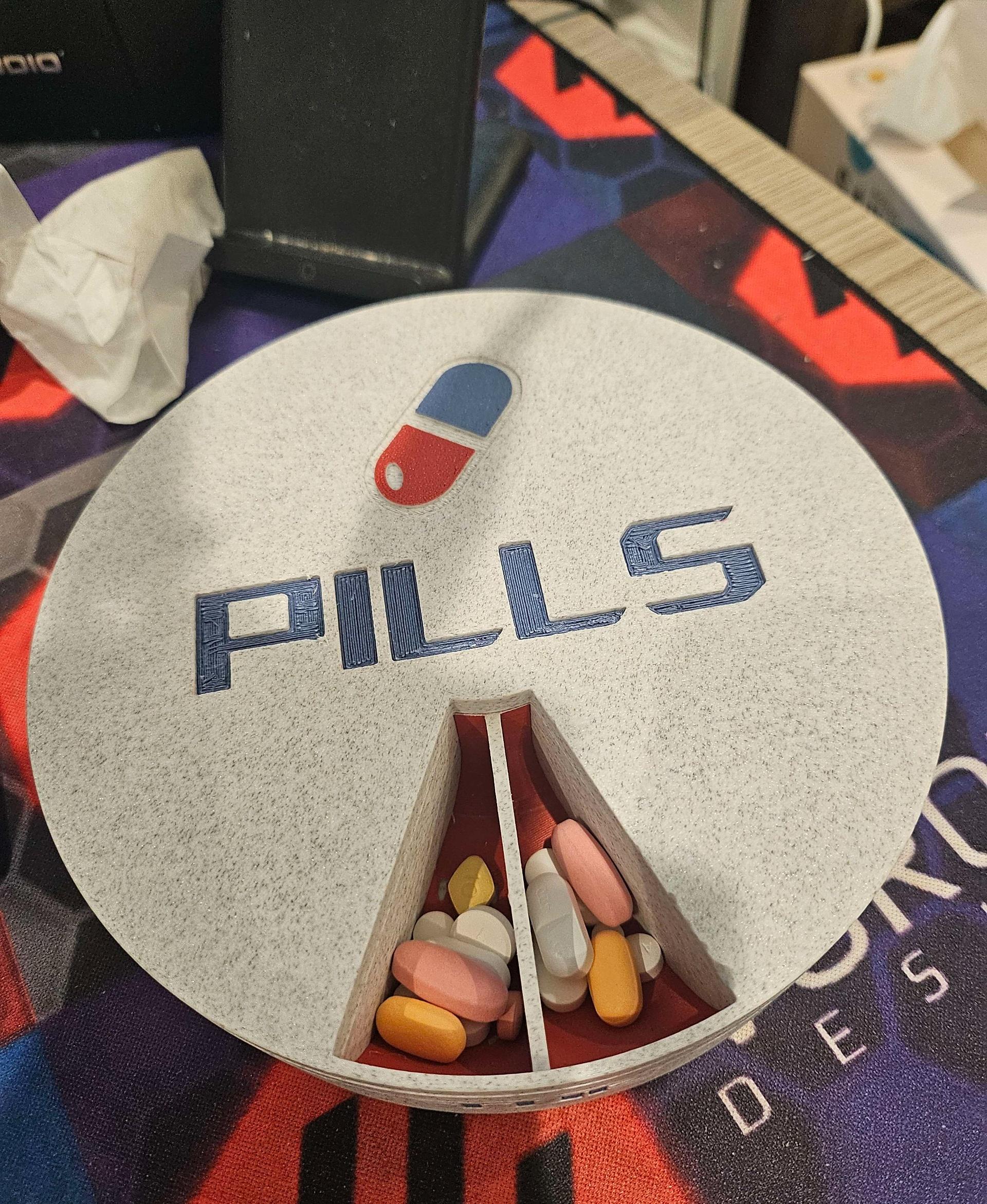 Seven-Day Magnetic Pill Organiser with Secure Locking Lid 3 Versions AM/PM - Great pill box - perfect for my needs.  Thanks, Paul - 3d model
