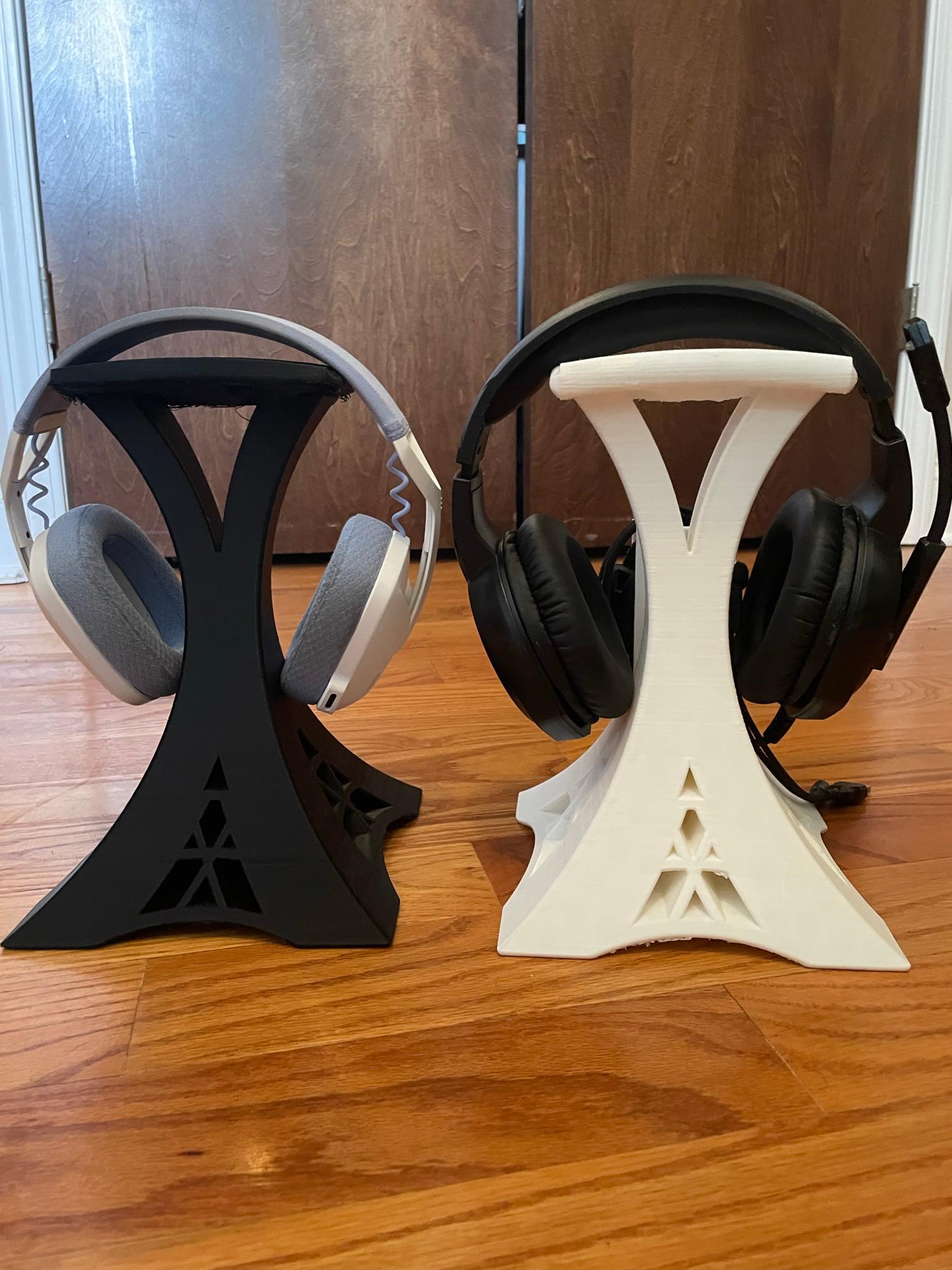 Wireless Headphone stand 3d model