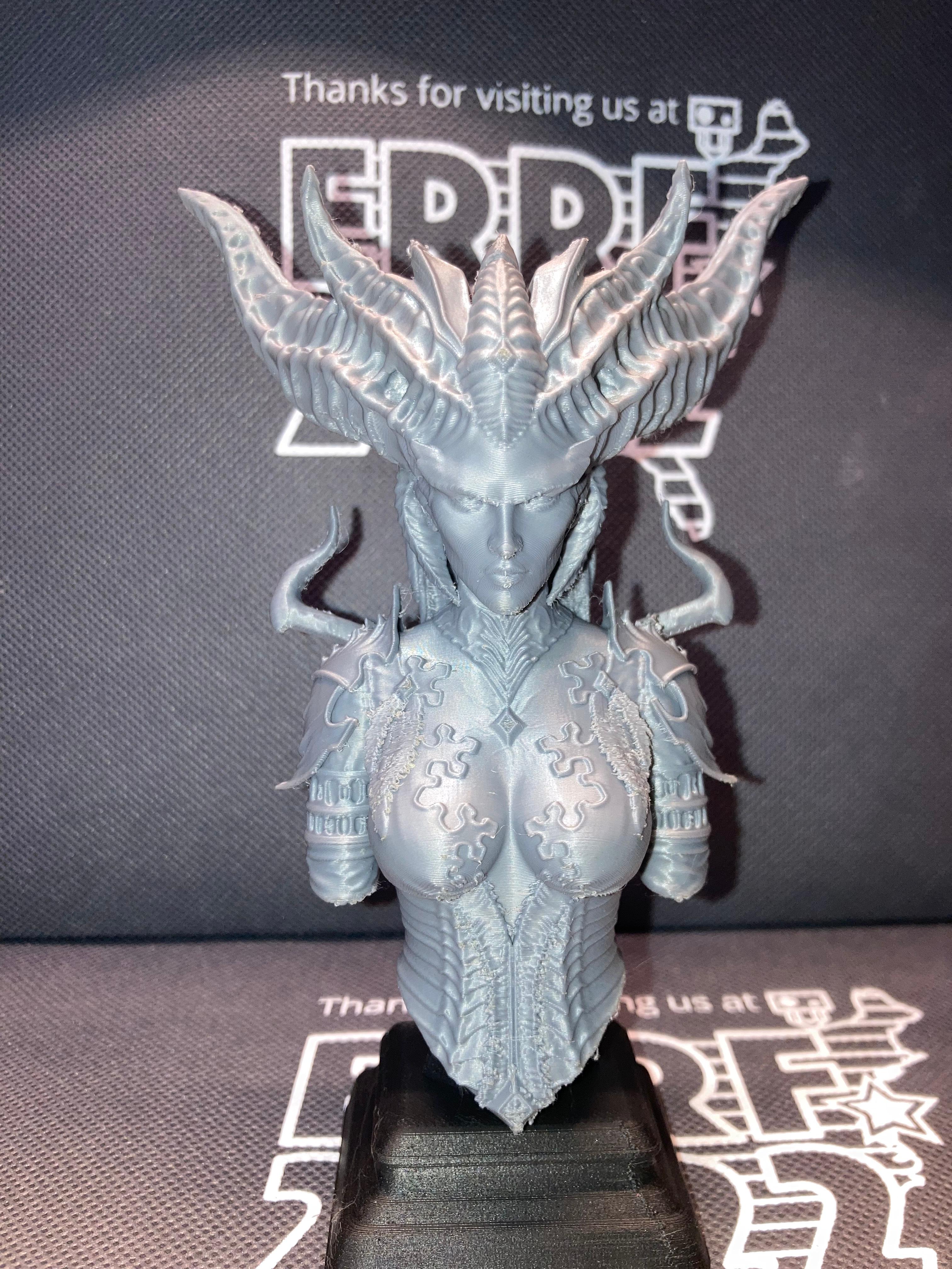 Lilith Bust  - Silver PLA+
66% Scale
0.12 mm Layer
.4 mm Nozzle - 3d model