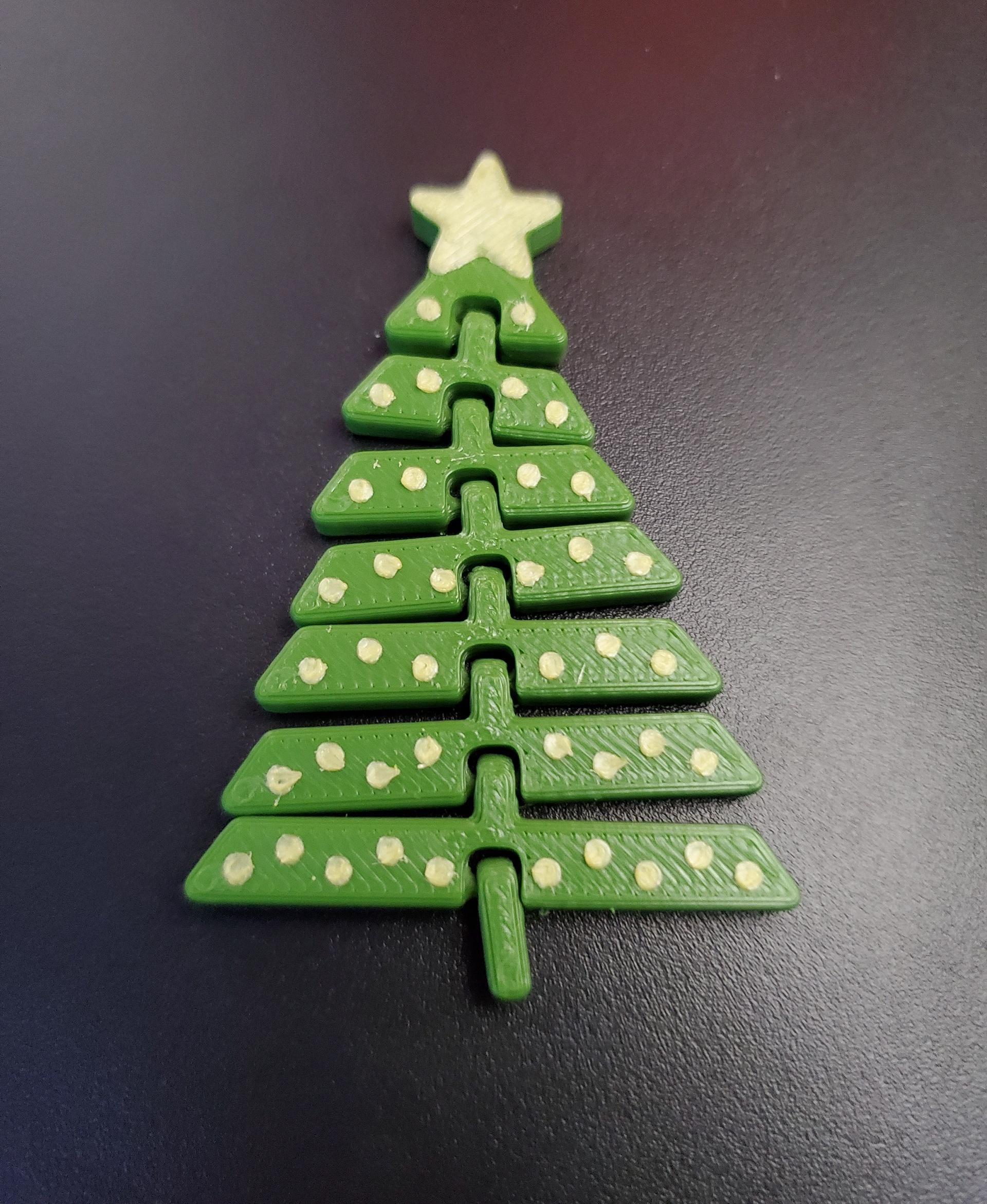 Articulated Christmas Tree with Star and Ornaments - Print in place fidget toys - 3mf - polymaker jungle green - 3d model