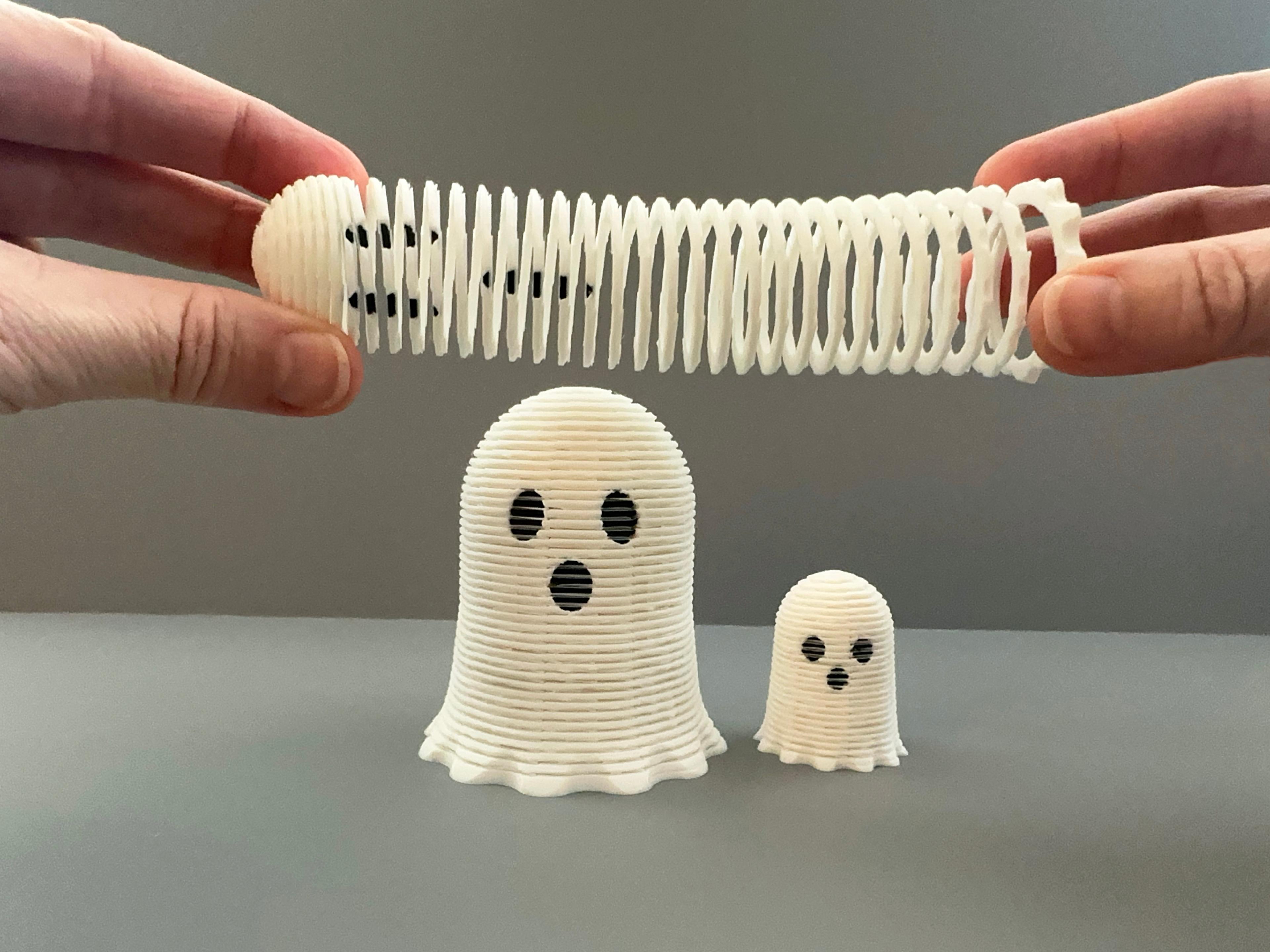 Stretchy, Slinky Ghosts (3 sizes) 3d model