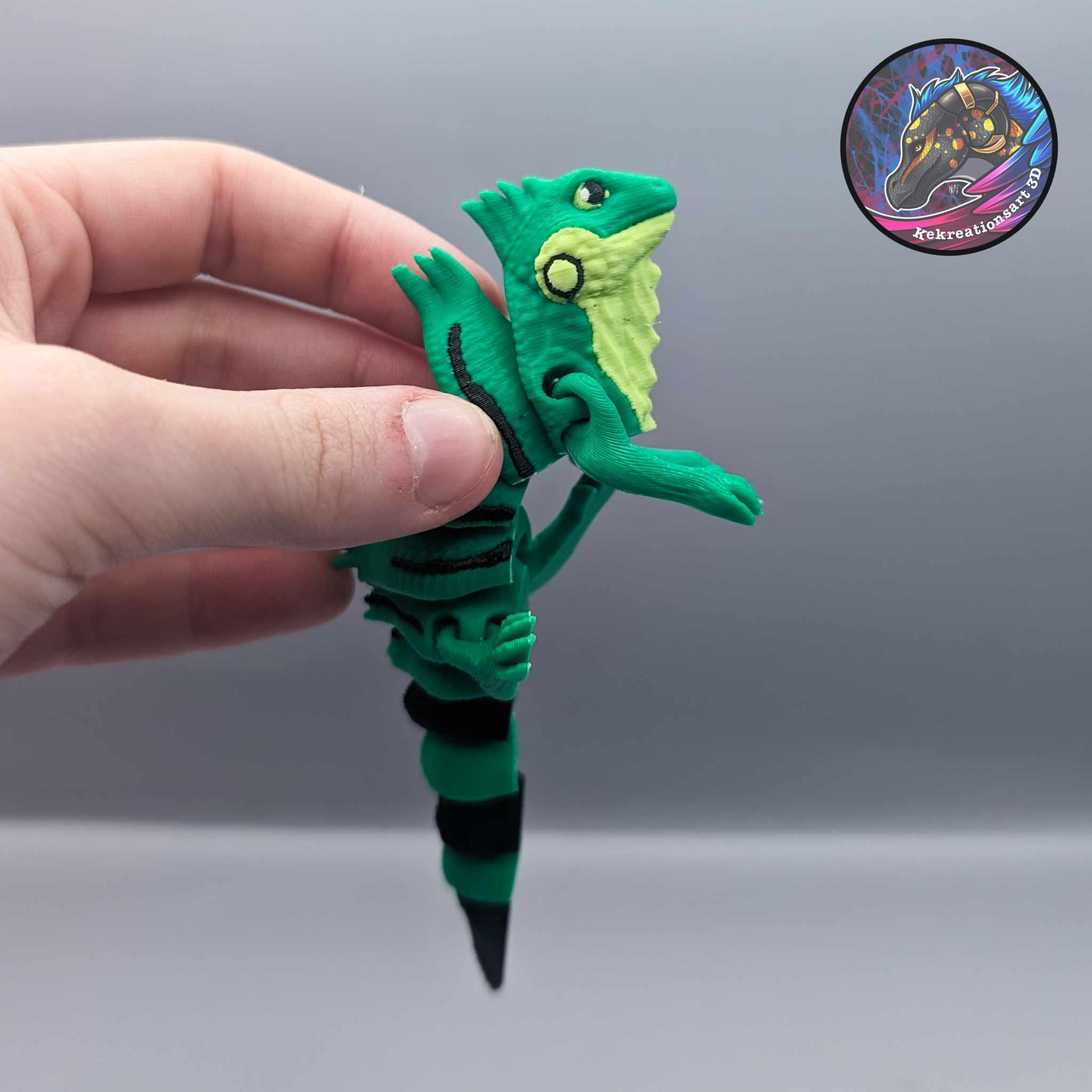 Baby Flexi Iguana Keychain 3d model