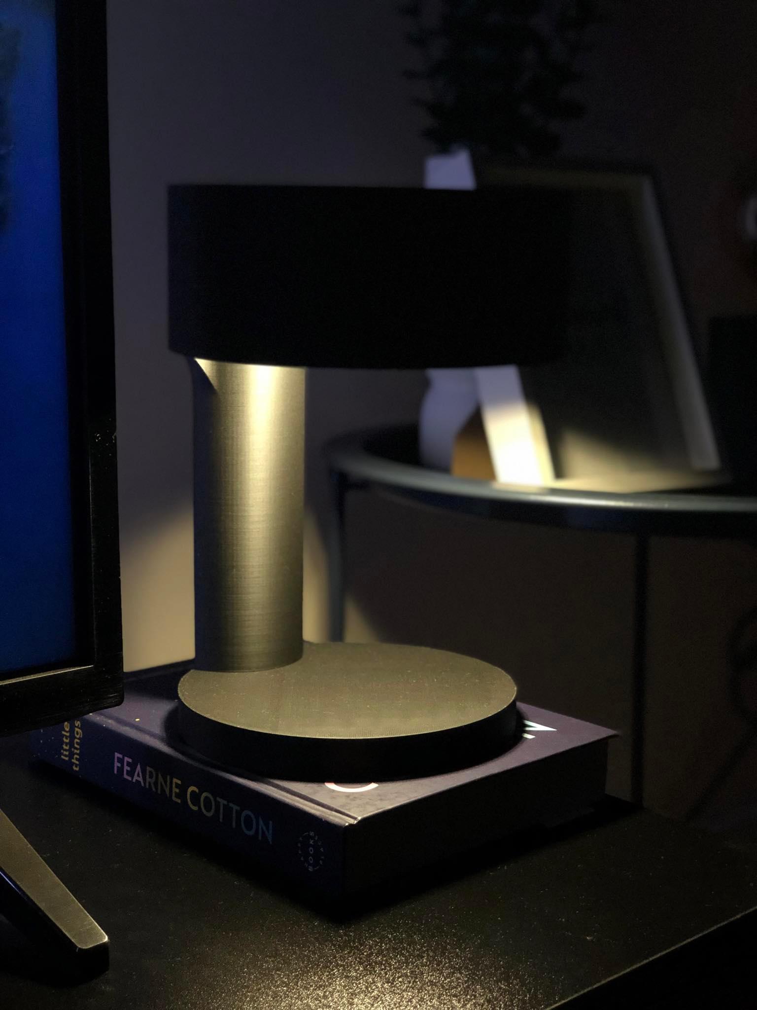   Small Table/Bedside Lamp - Moderna  3d model