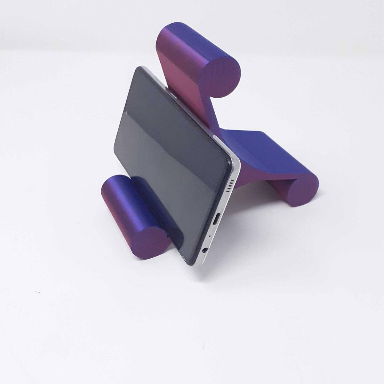 "Triangly" the phone stand and tablet holder 3d model