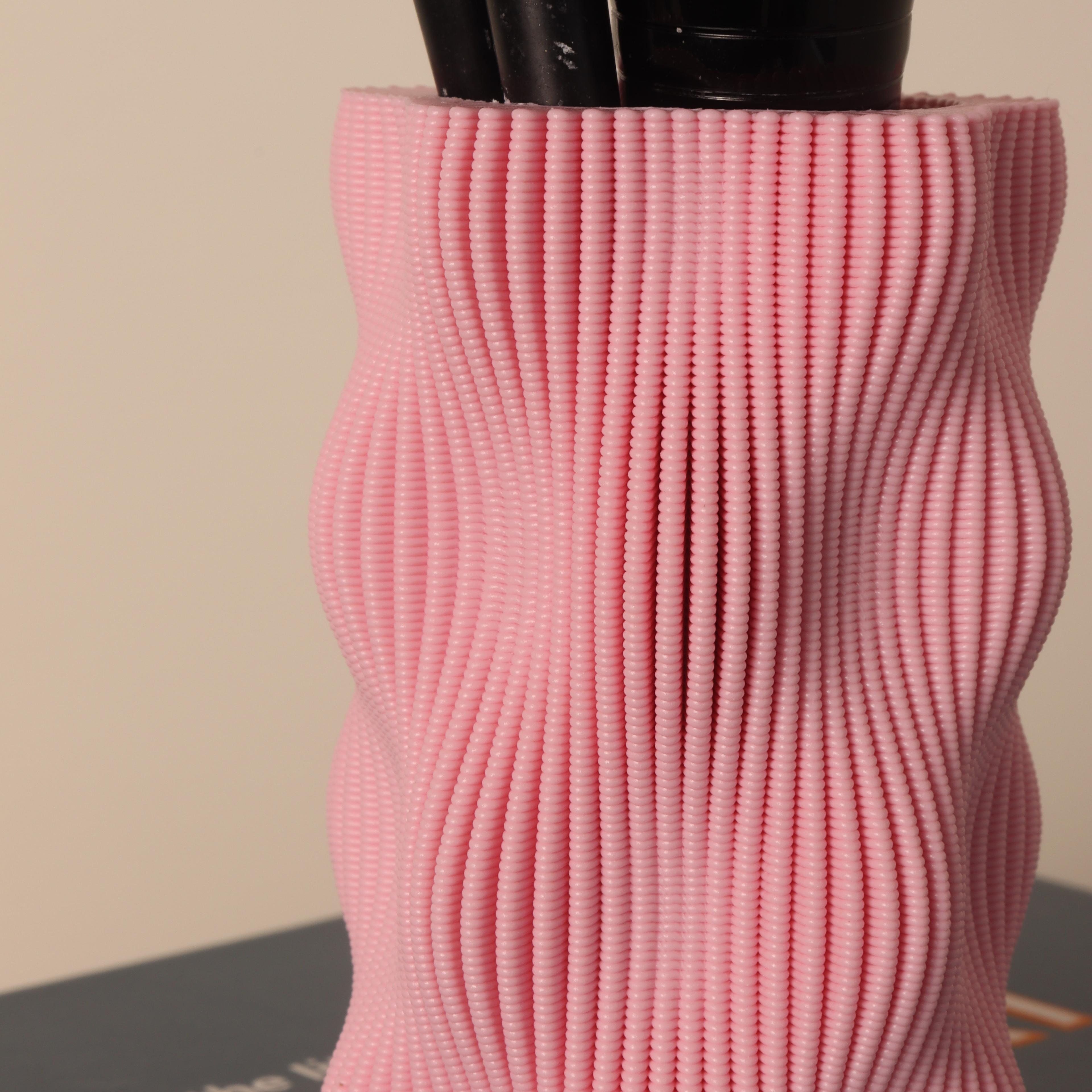 Mini Wavy Vase 3d model