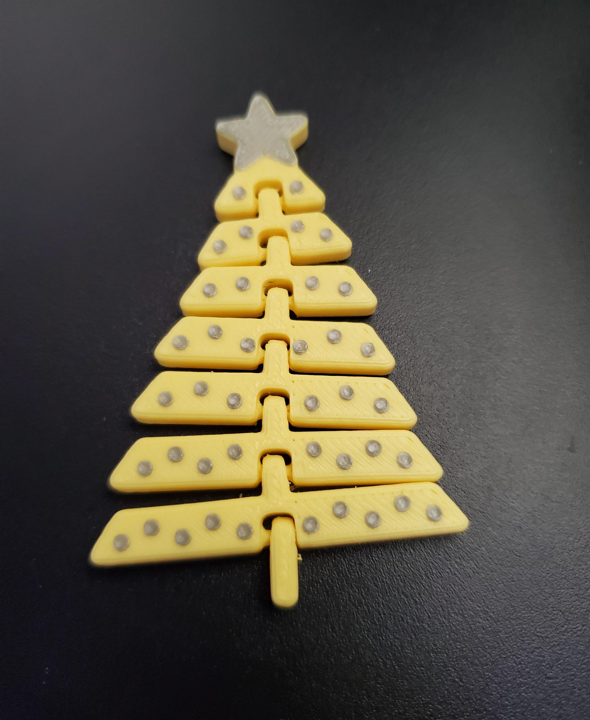 Articulated Christmas Tree with Star and Ornaments - Print in place fidget toys - 3mf - polyterra banana - 3d model
