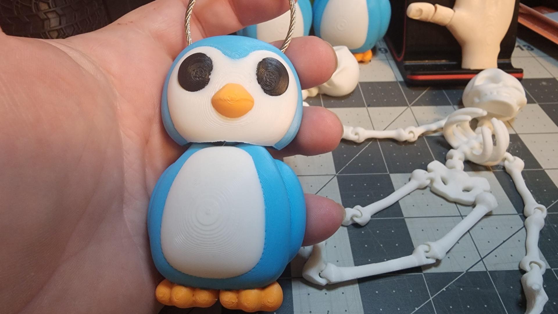 Little Penguin Keychain - scaled up to 200% - 3d model