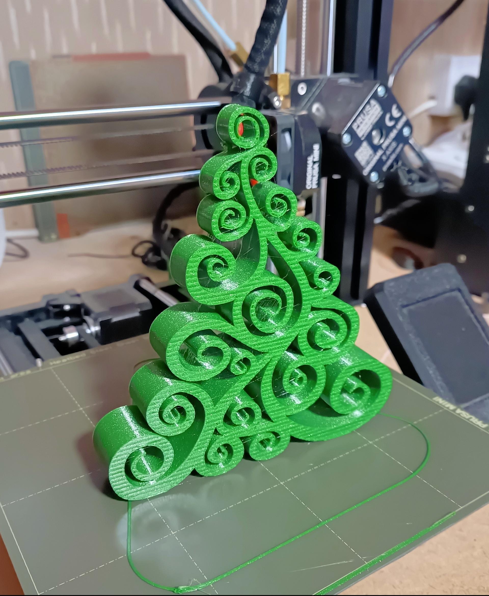 Swirly Holiday Tree - Love this tree from the one and only @Fixumdude  - 3d model