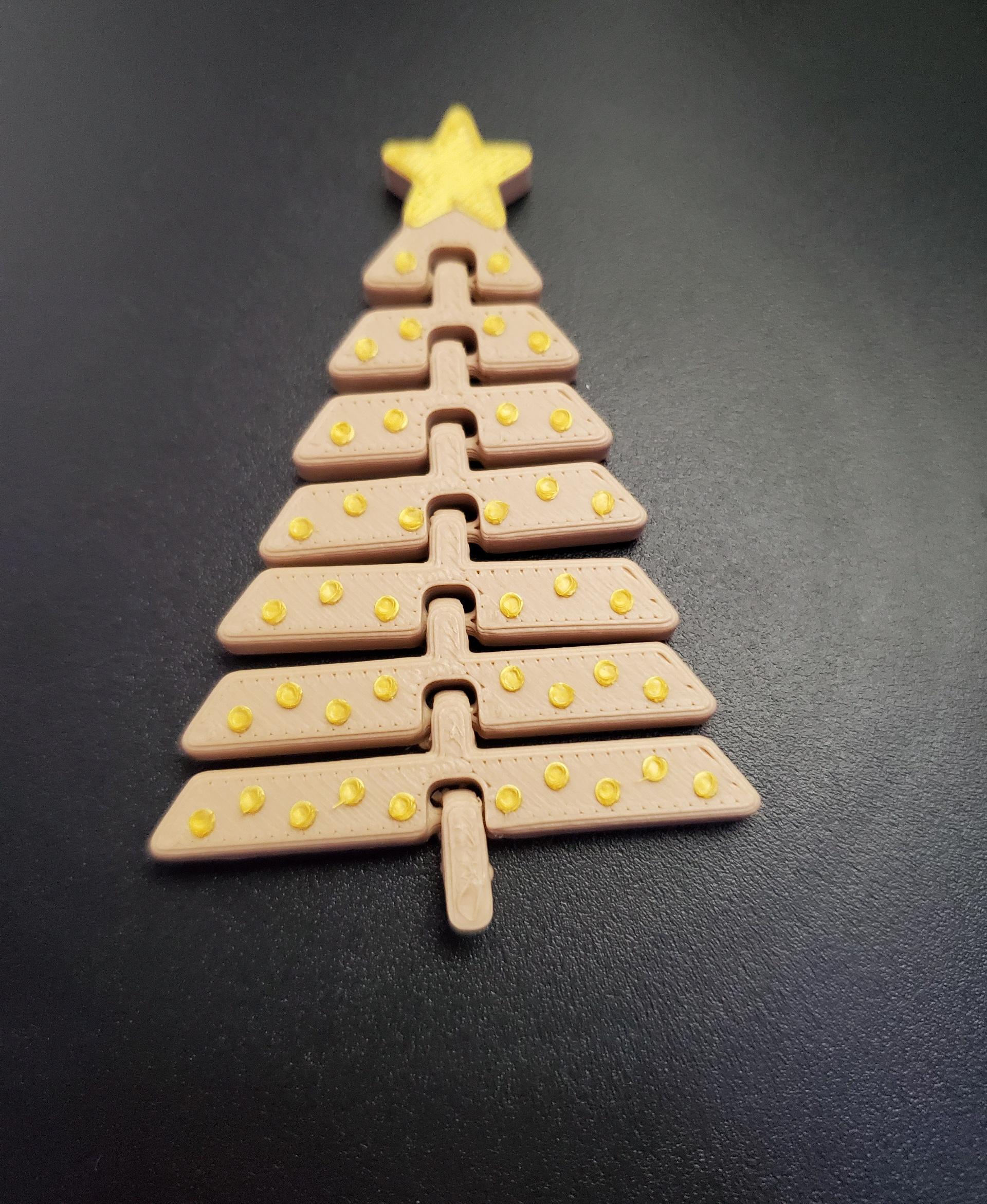Articulated Christmas Tree with Star and Ornaments - Print in place fidget toys - 3mf - polyterra peanut - 3d model