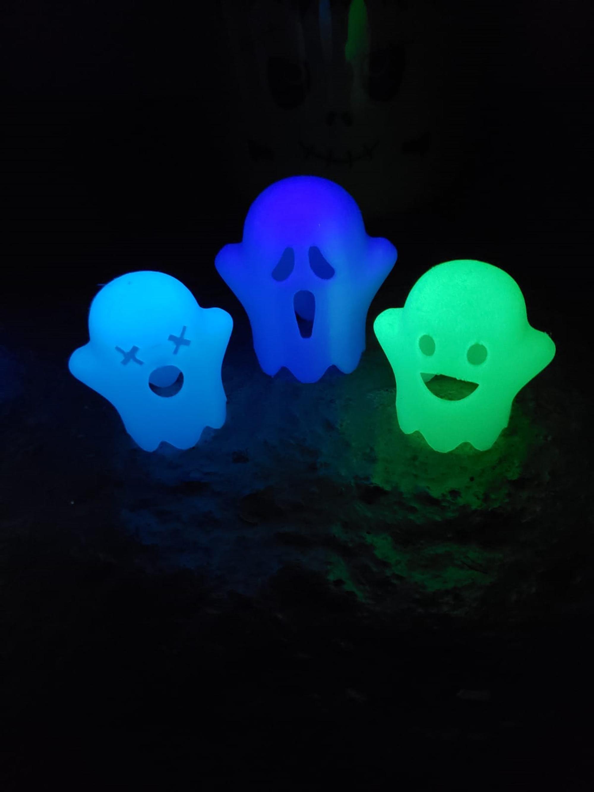 Emoji Ghosts 3d model