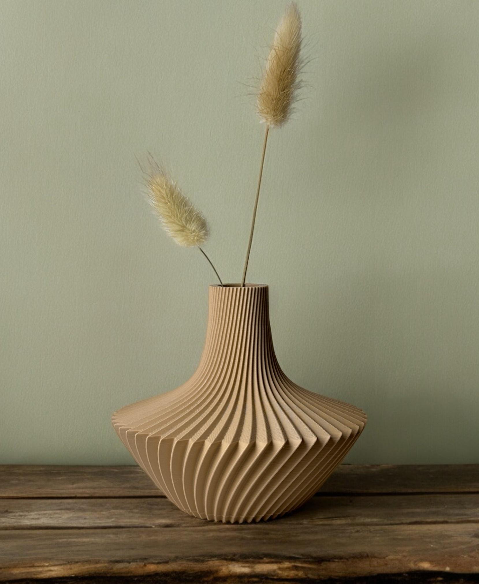 The Trot Vase - A Botany Chic Vase 3d model