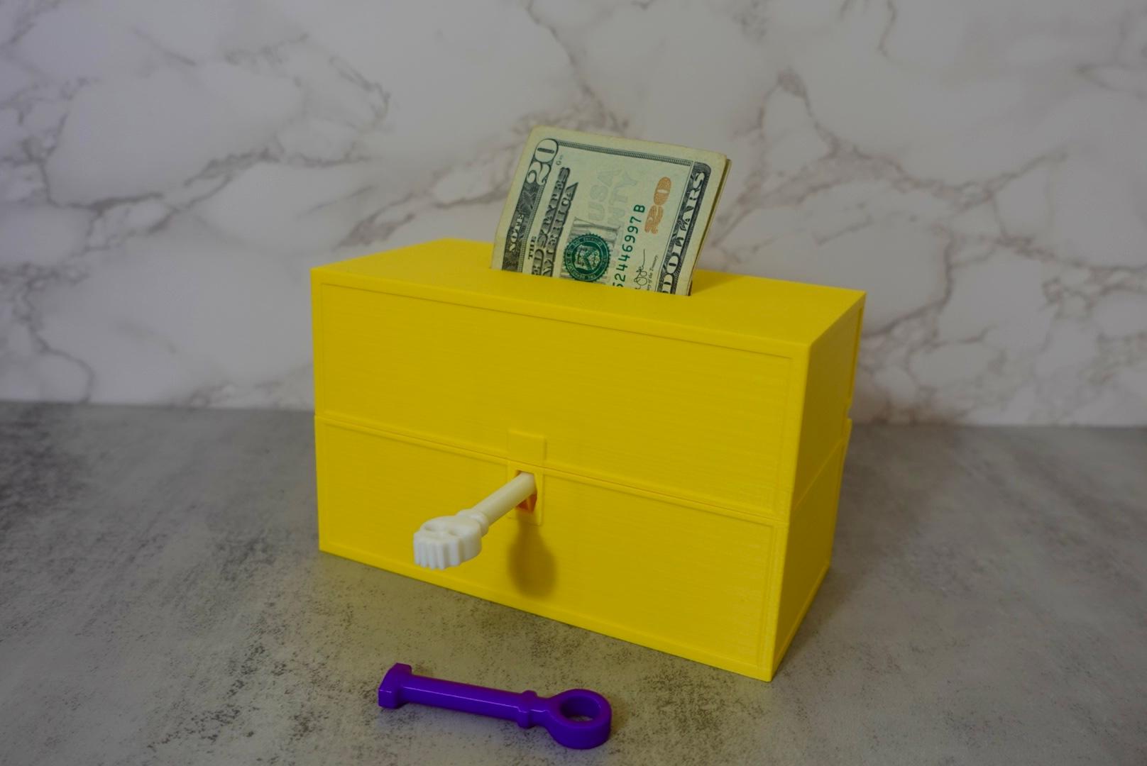 Money Bank Box Chest (Key Lock) 3d model