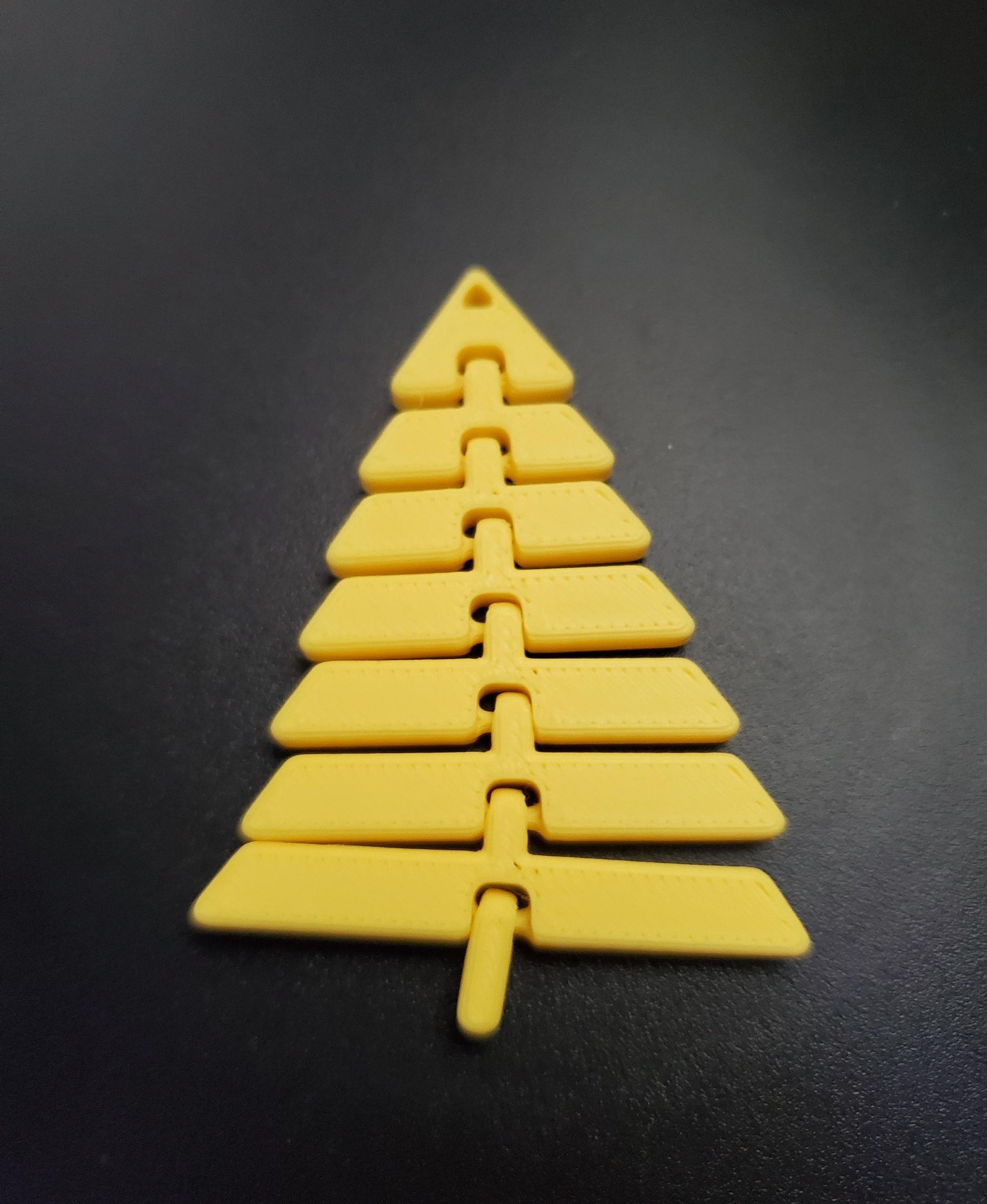 Articulated Christmas Tree Keychain - Print in place fidget toy - polyterra savannah yellow - 3d model