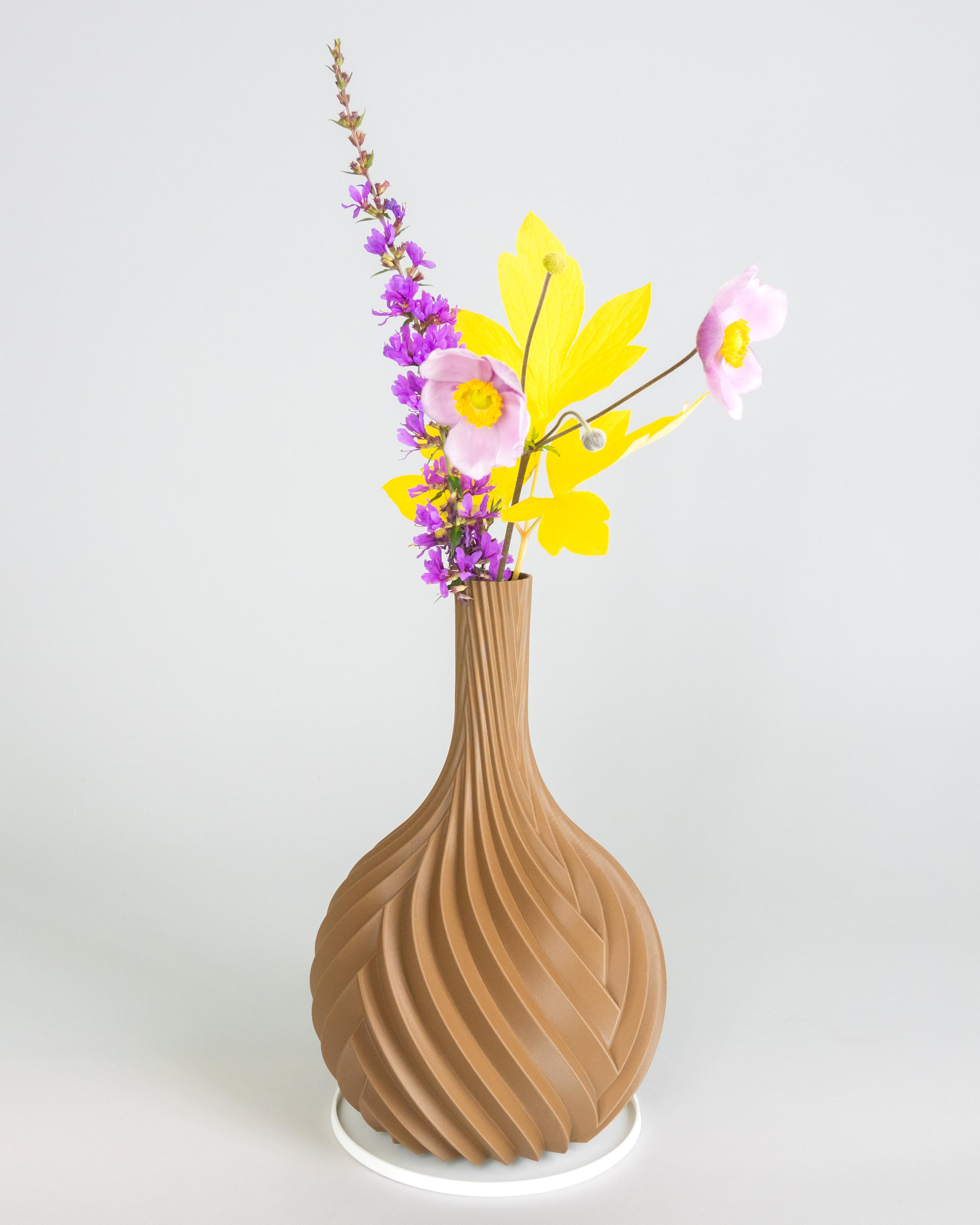 KROMATIK Vase 006 (2 versions) 3d model