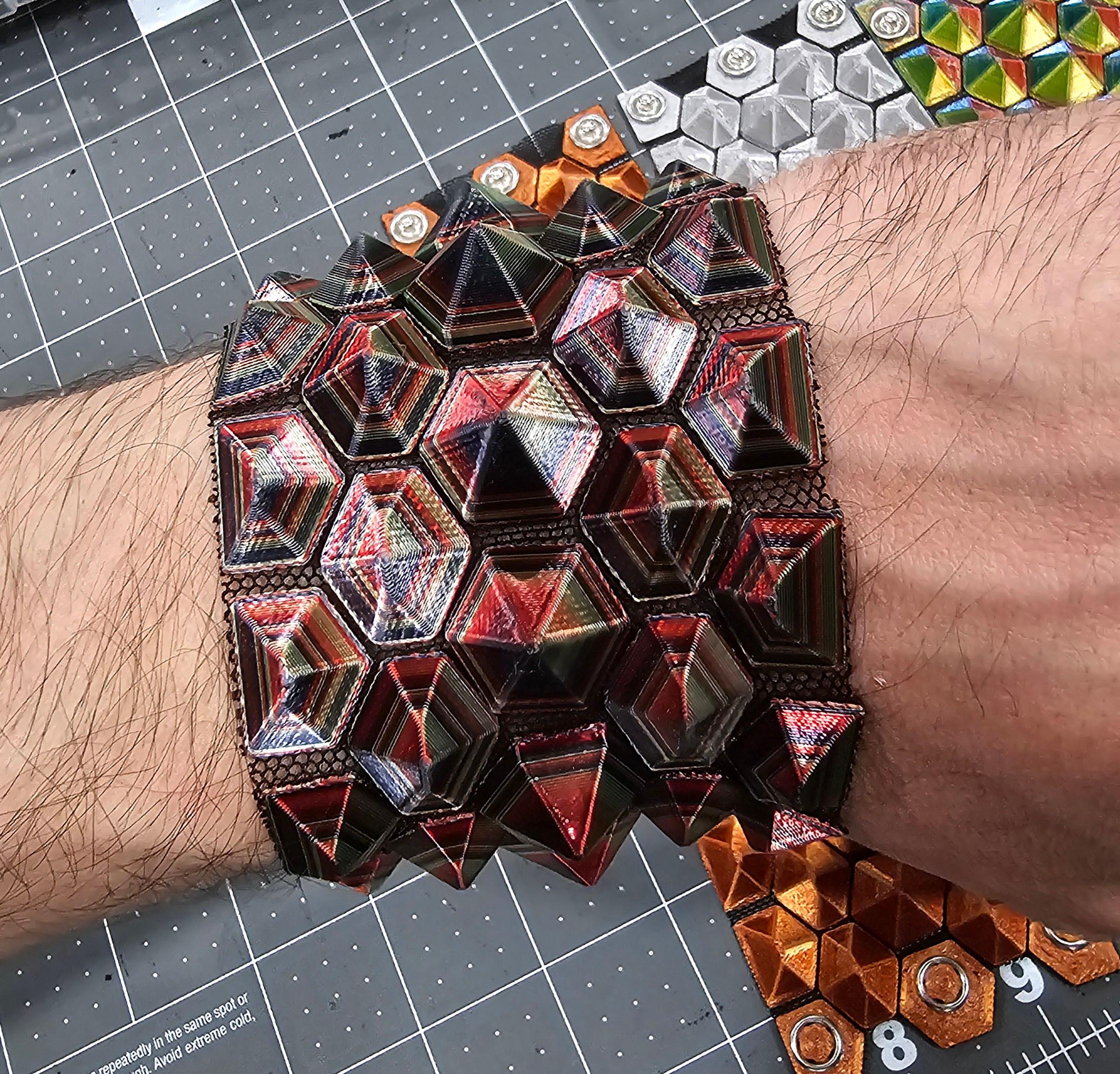 Hexagon pyramid cuff - snaps and strap version 3d model