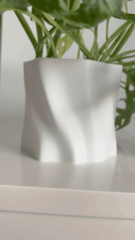 Flowy planter pot 3d model