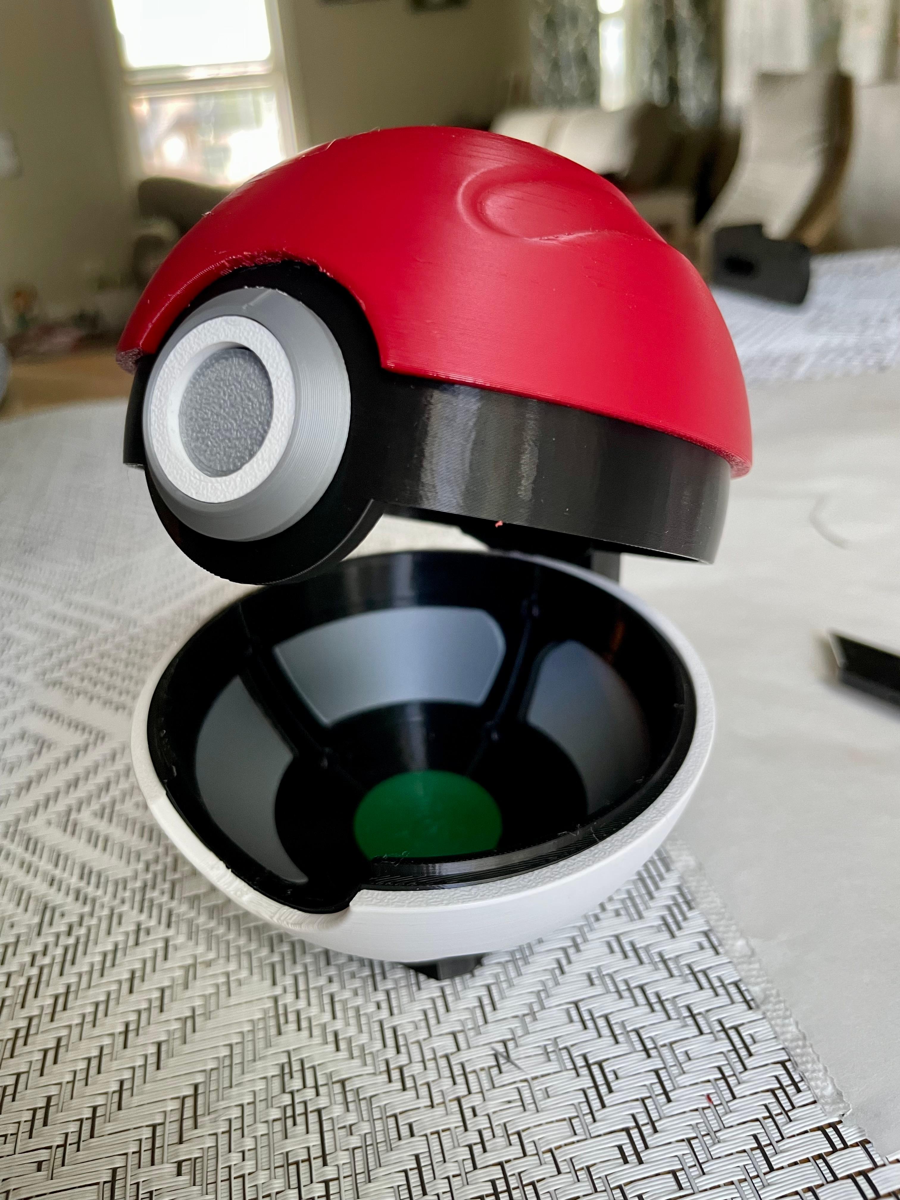 Pokemon Pokeball - Great design.  Thanks for sharing.  Used adaptive layer height on the top shell to smooth out the layer steps a bit. - 3d model