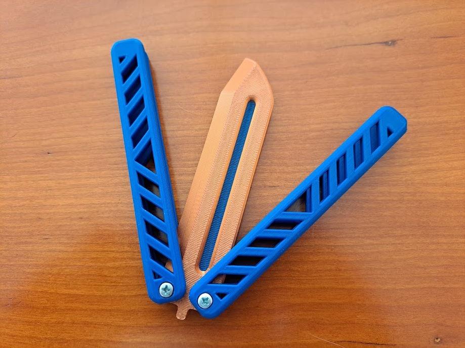 "BlueFlux" Butterfly Knife Trainer 3d model