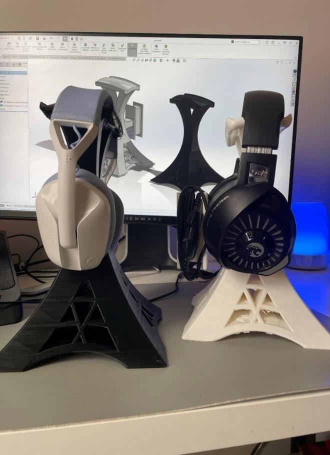 Wireless Headphone stand 3d model