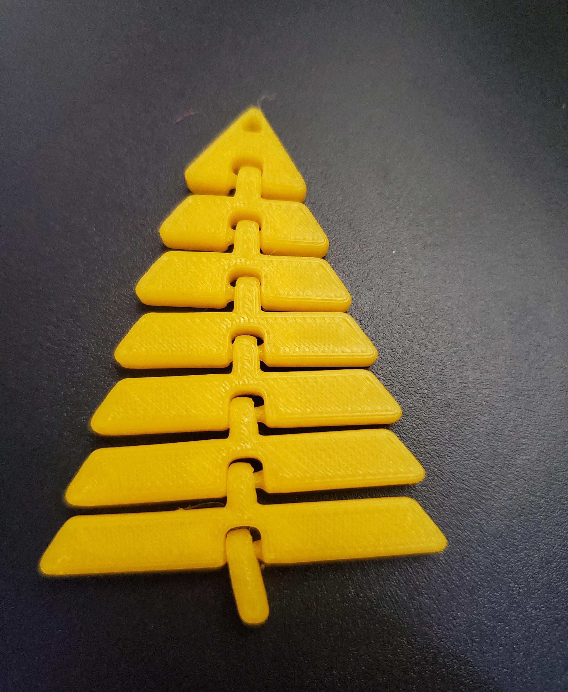 Articulated Christmas Tree Keychain - Print in place fidget toy - polymaker pla pro yellow - 3d model