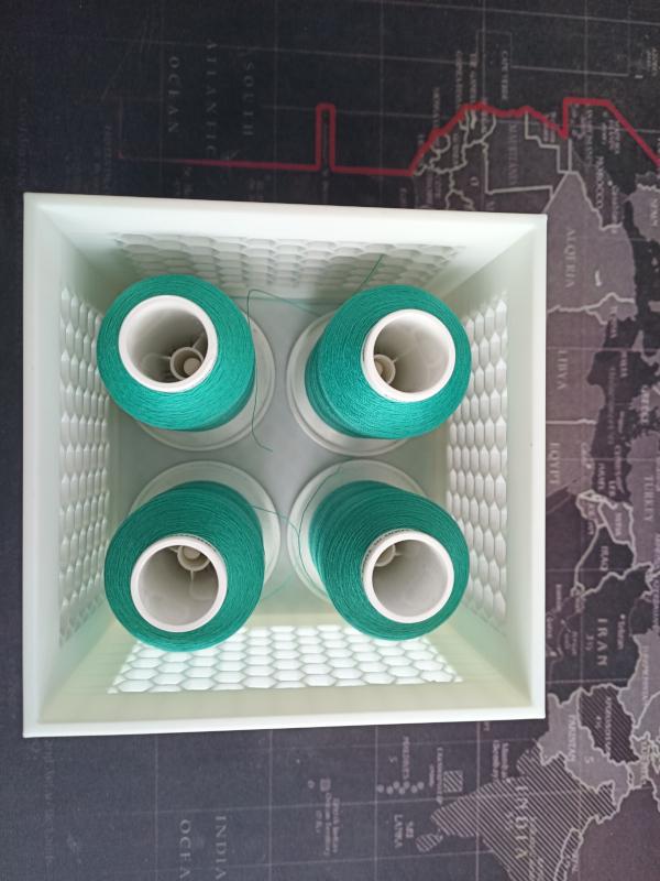 stackable box for 48x70mm overlock yarn spools 3d model