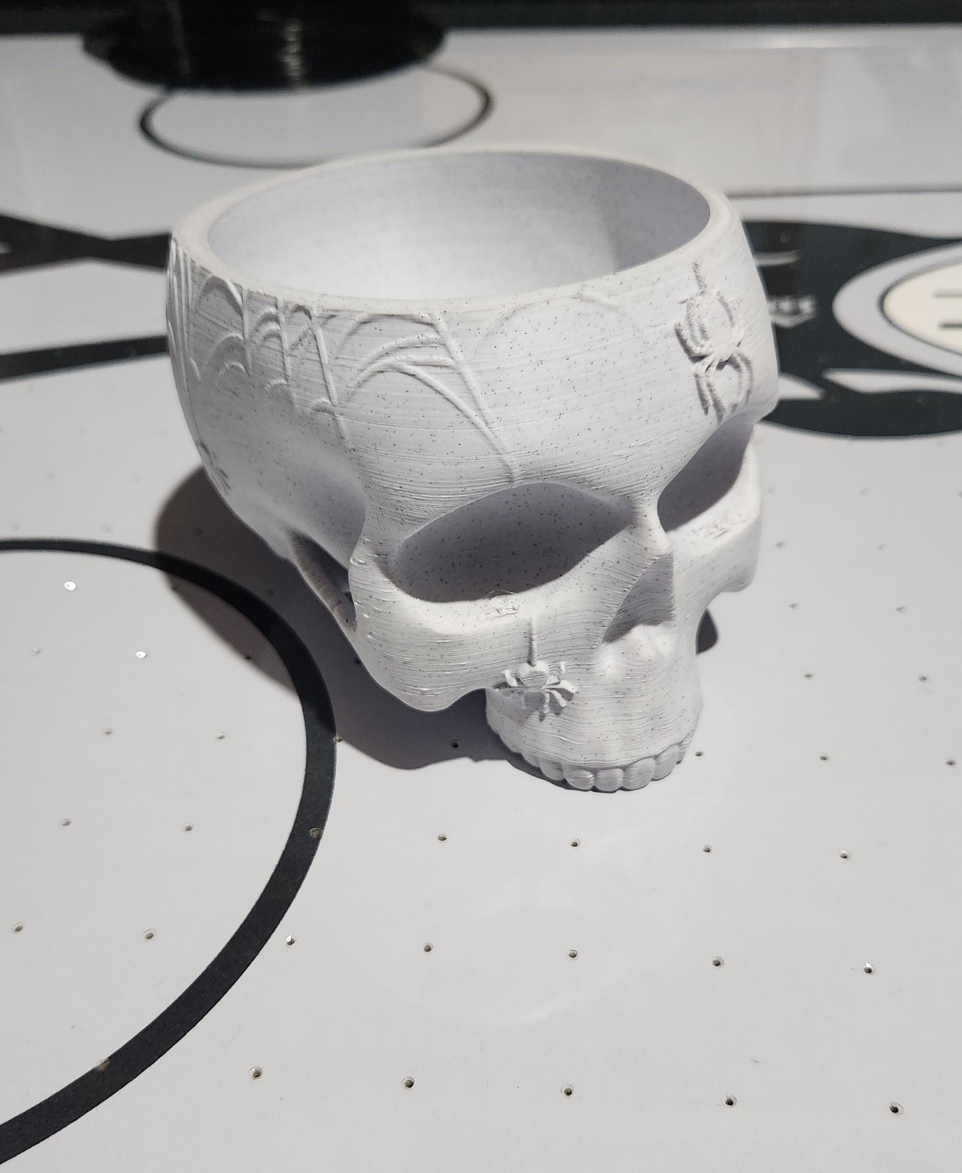 Spiders & Webs Skull +Bowl/Planter - Printed really nice on my ender 5 plus, cool Halloween item! - 3d model