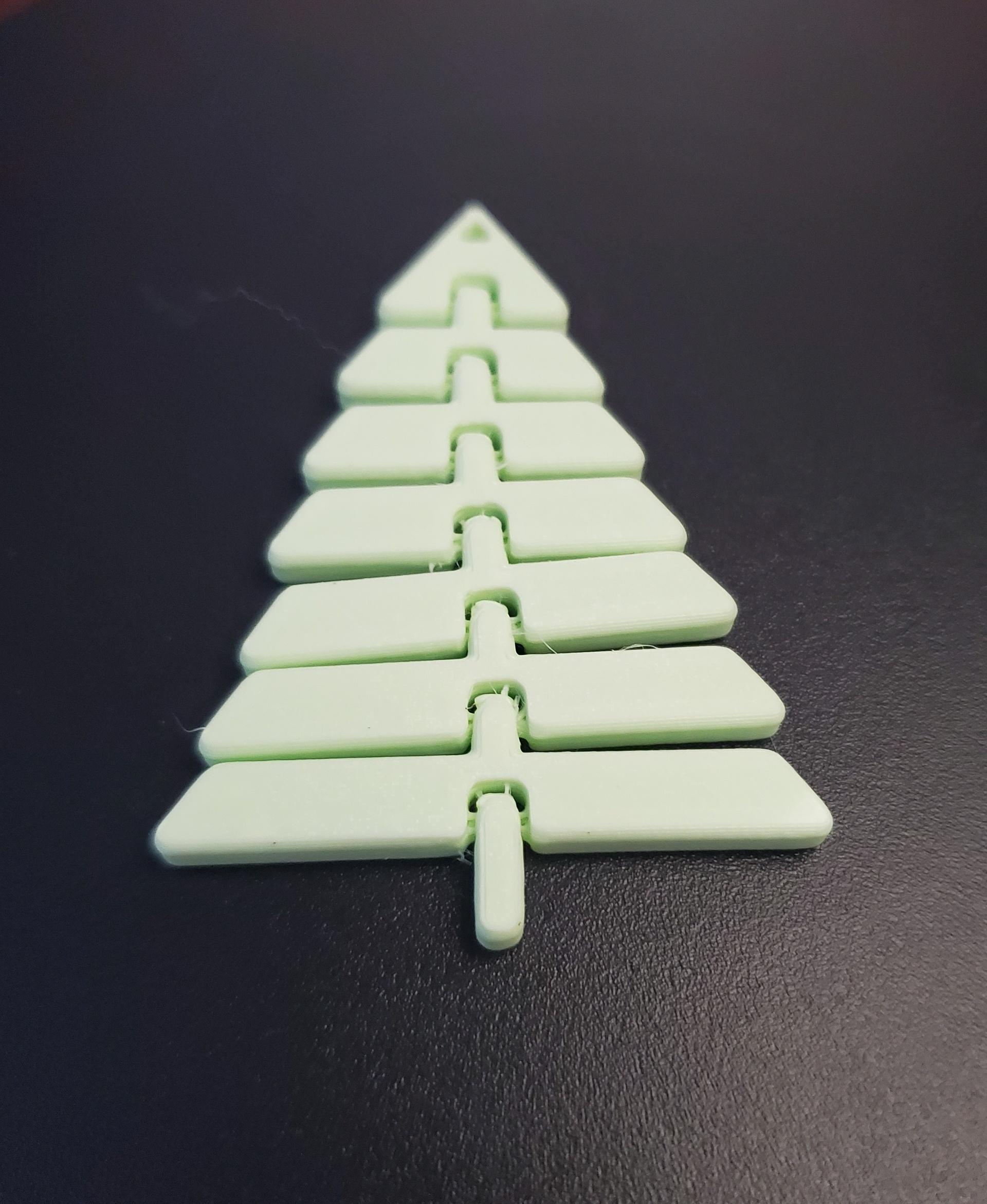 Articulated Christmas Tree Keychain - Print in place fidget toy - polyterra mint - 3d model