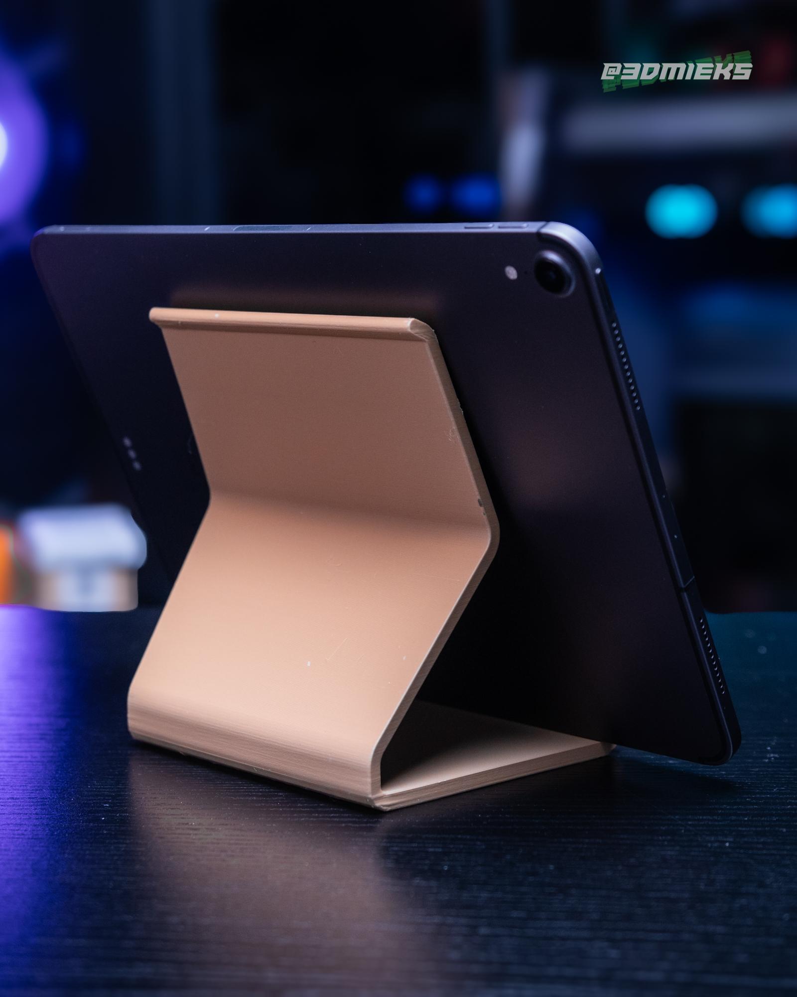 Mobius - Dual Angle Modern Tablet Stand 3d model