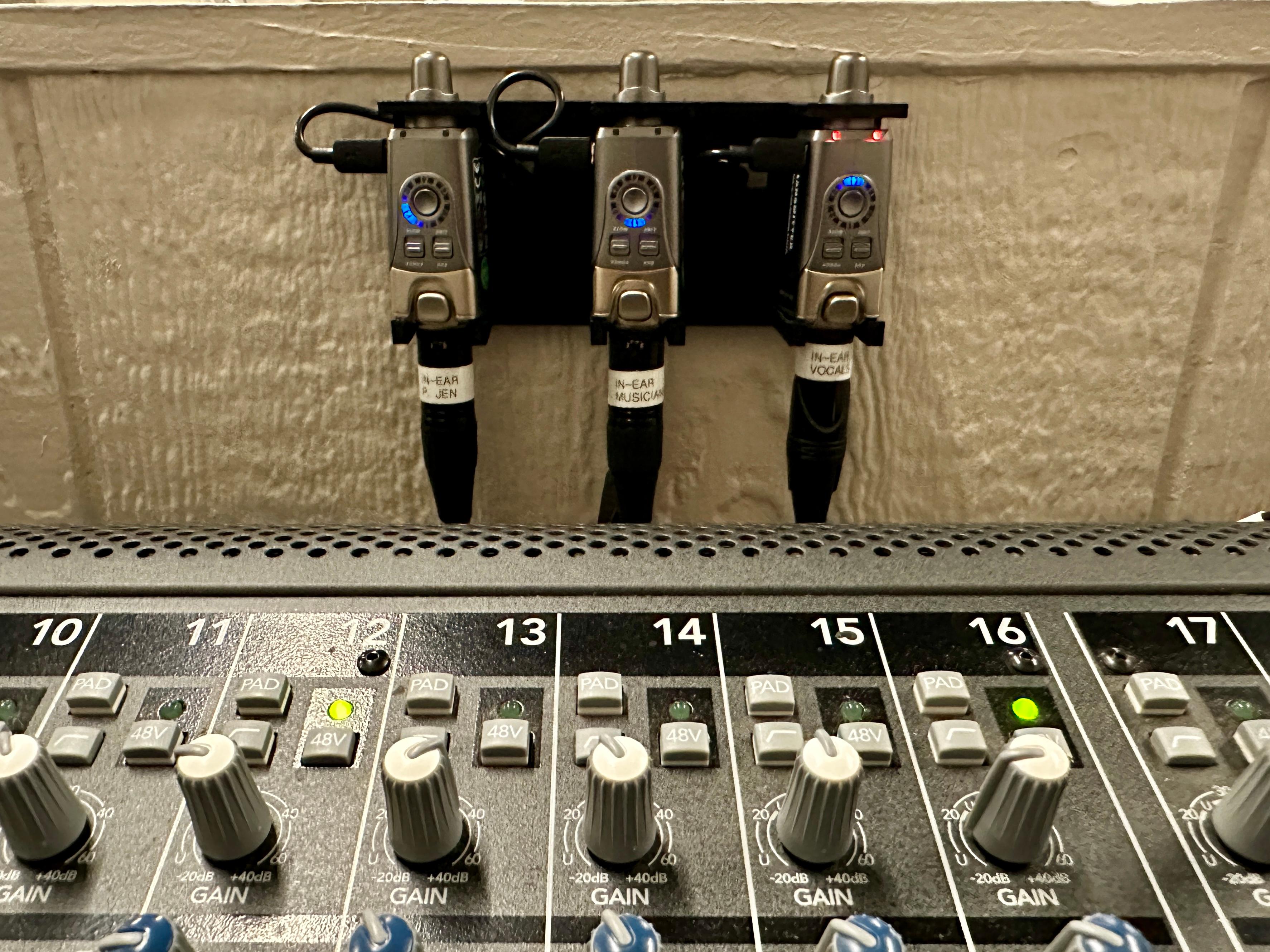 Xvive U4 In-Ear Monitor Transmitter Rack 3d model
