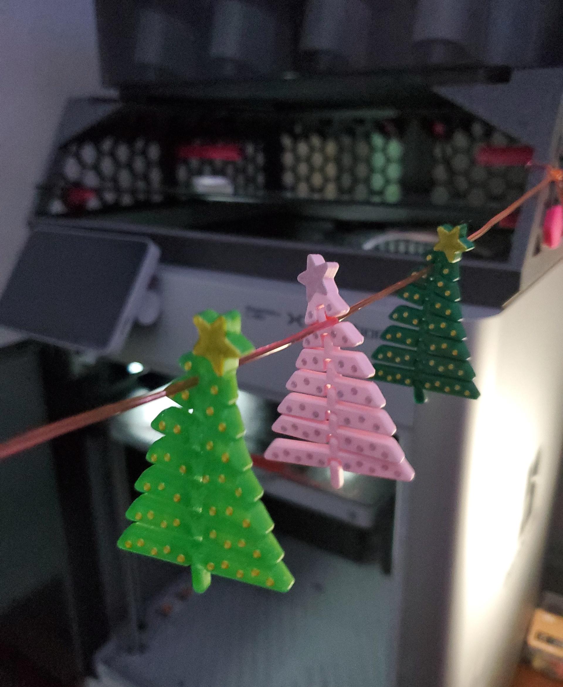 Articulated Christmas Tree with Star and Ornaments - Print in place fidget toys - 3mf - tree line - 3d model