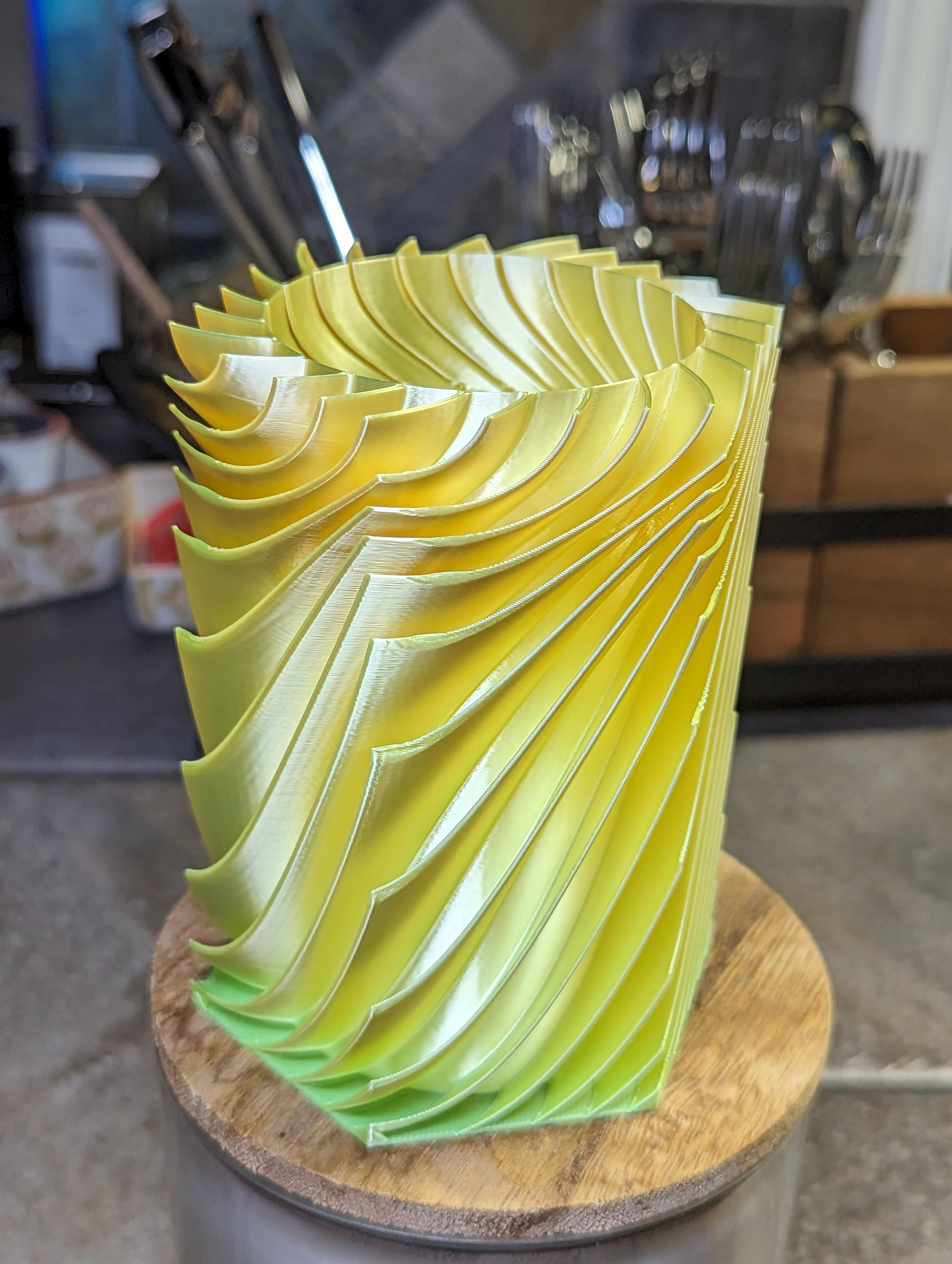 Artistic Vase HueForge 3d model