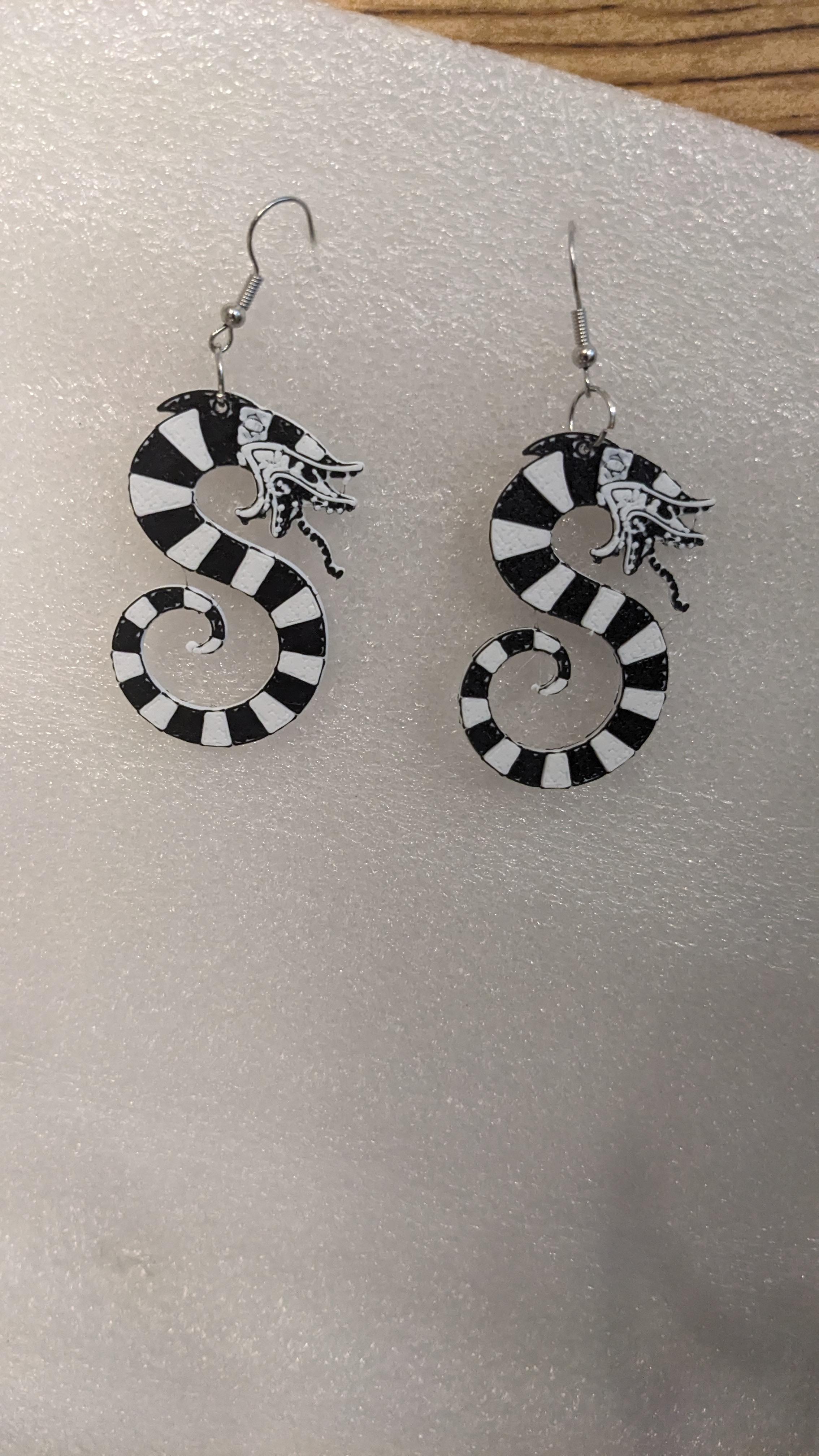 Beetlejuice Snake Earrings 3d model