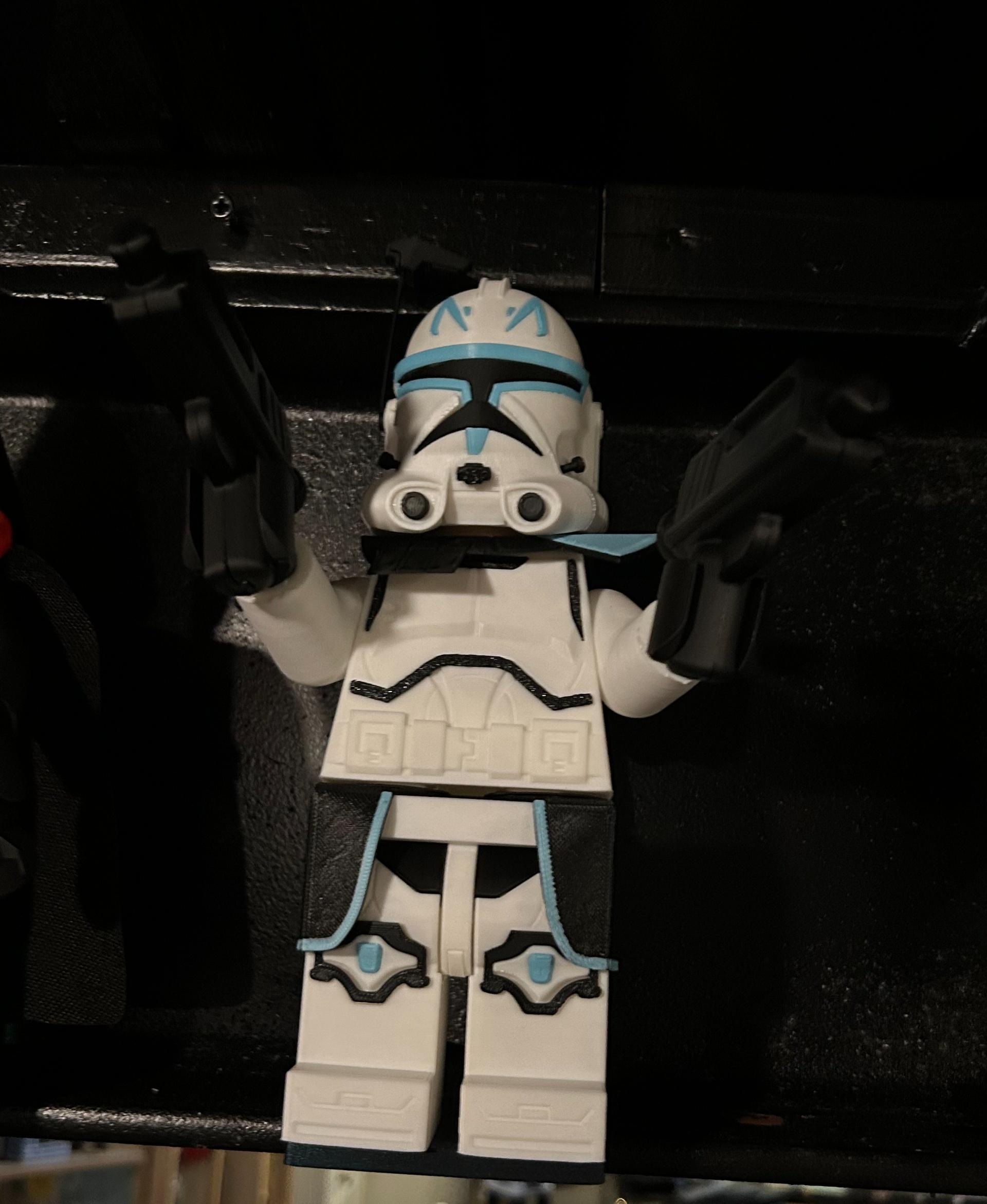 Captain Rex (6:1 LEGO-inspired brick figure, NO MMU/AMS, NO supports, NO glue) - Hanging out on the iBeam in the Man Cave - 3d model