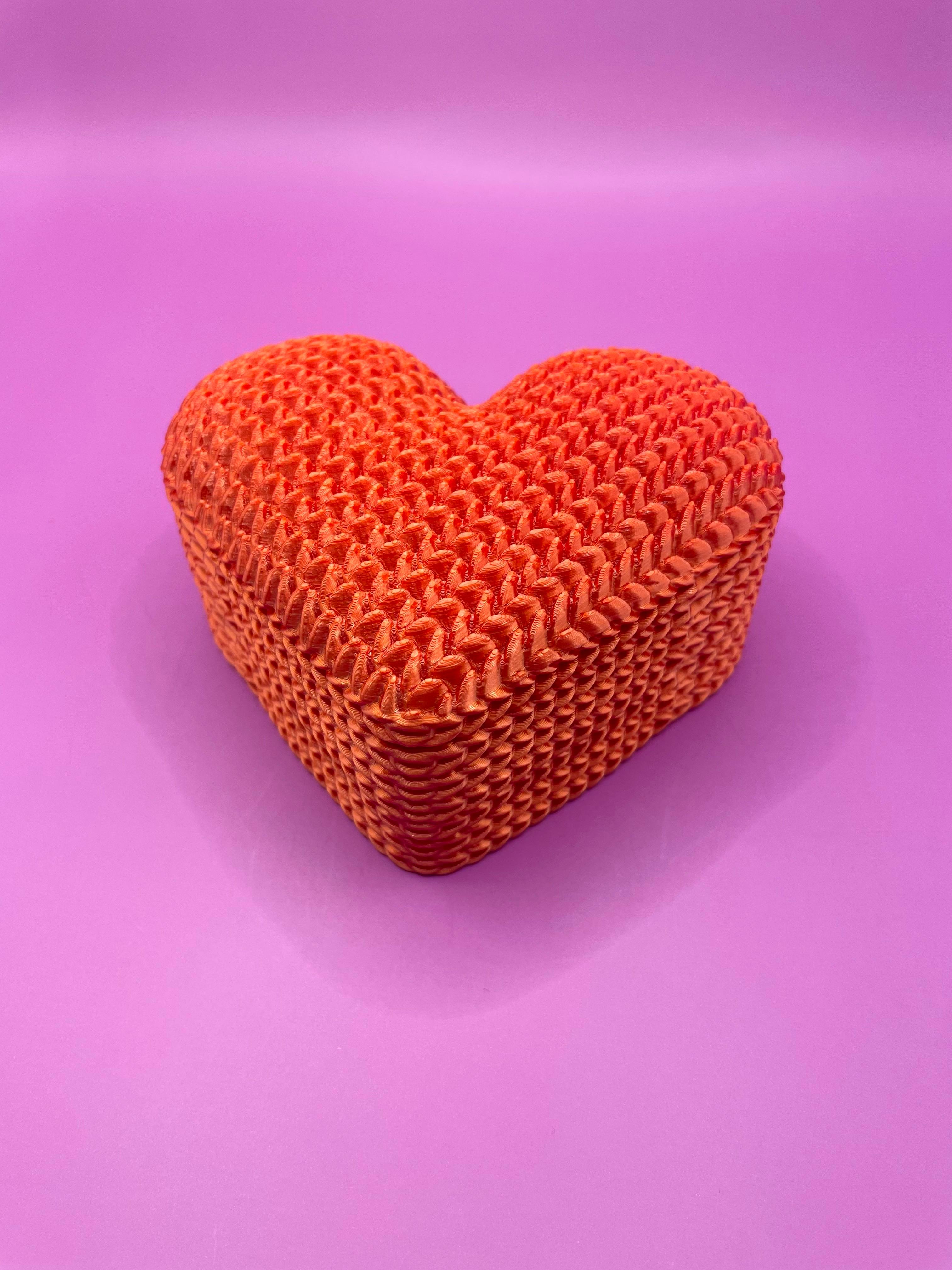 Knitted Heart Gift Box With Magnetic Lid  3d model