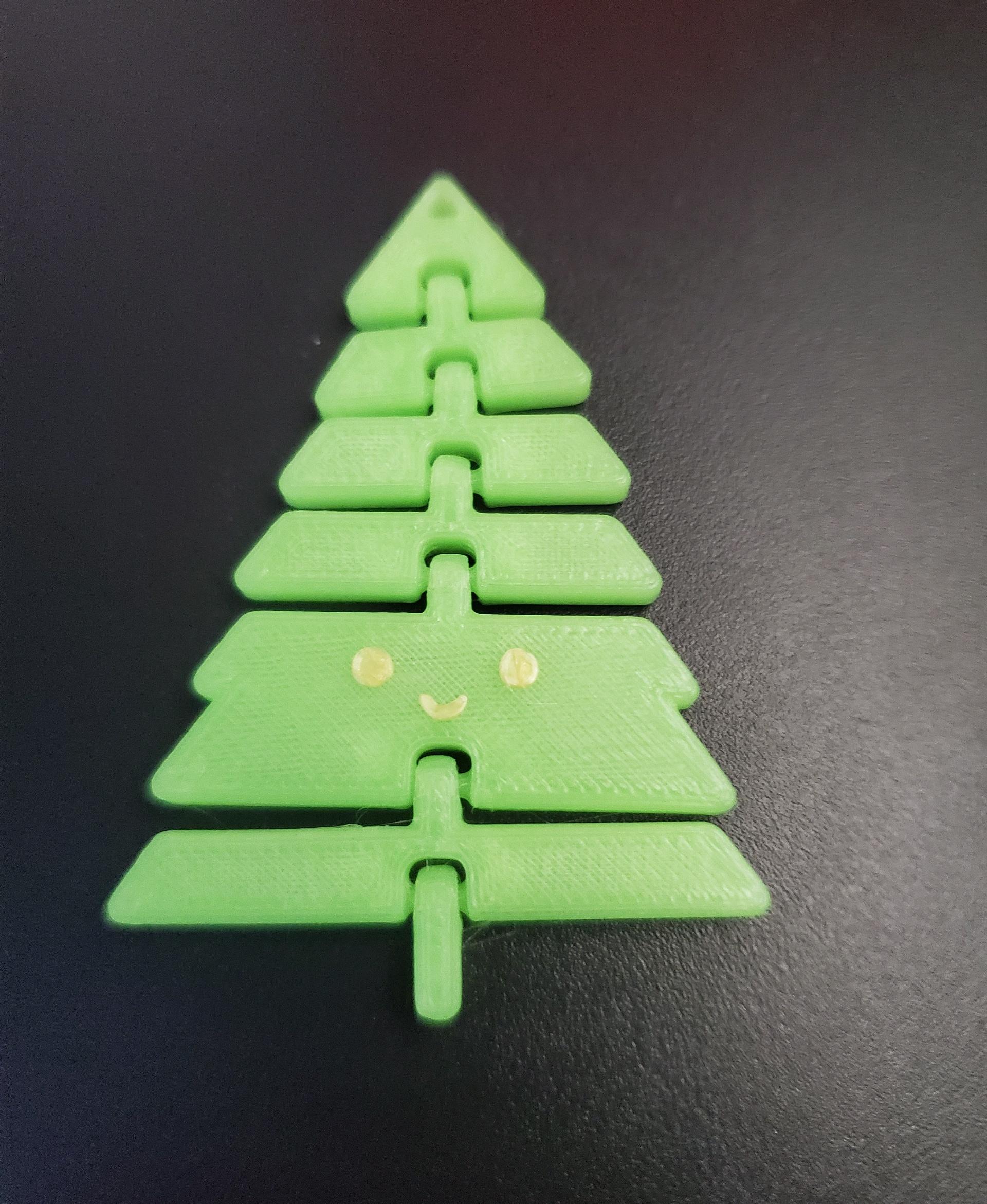 Articulated Kawaii Christmas Tree Keychain - Print in place fidget toy - 3mf - polymaker luminous green - 3d model