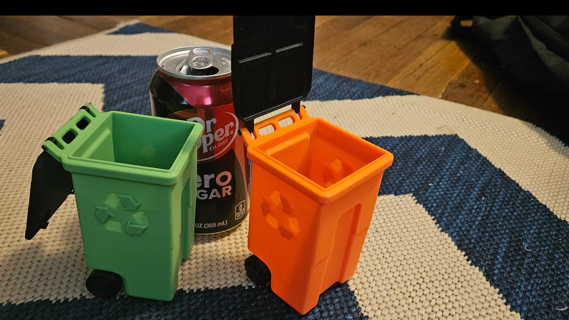 Mini Recycle Bin  - Pop can for scale - 3d model