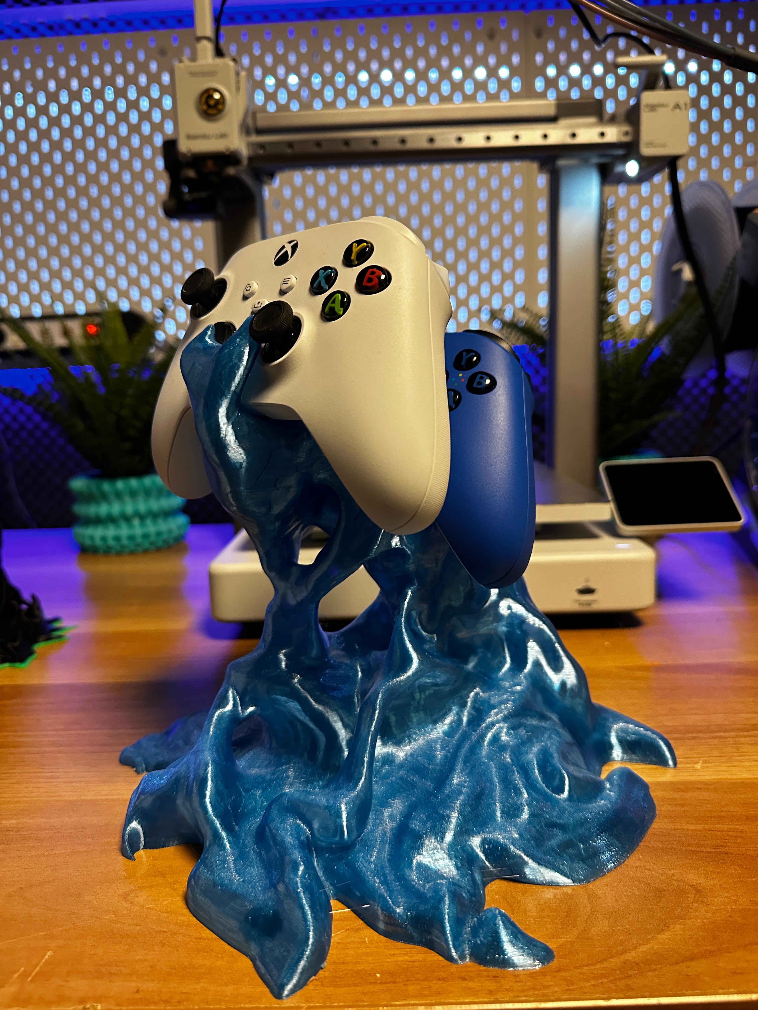 Symbiote  controller stand supportless 3d model