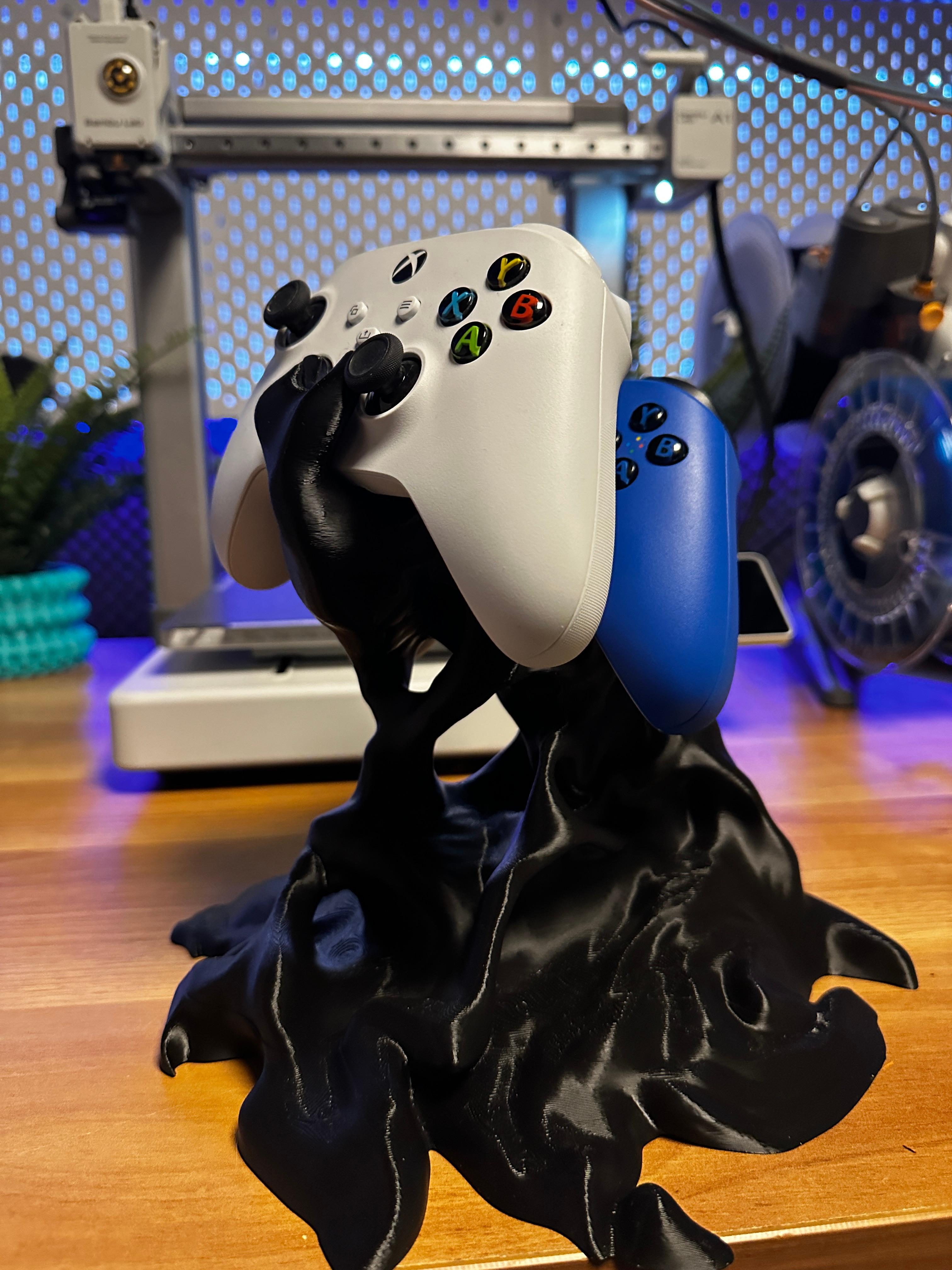 Symbiote  controller stand supportless 3d model