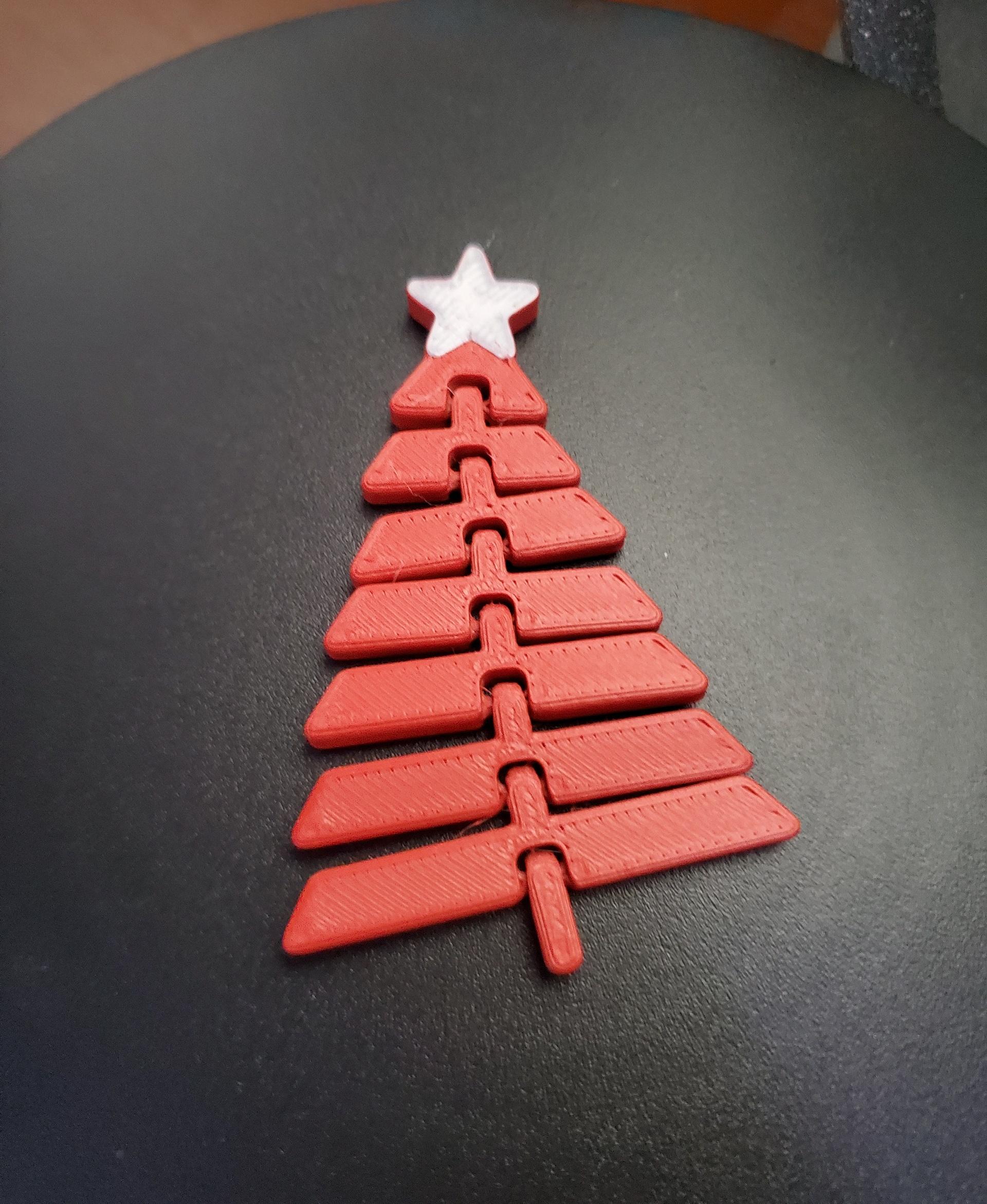 Articulated Christmas Tree with Star - Print in place fidget toy - 3mf - polyterra army red - 3d model