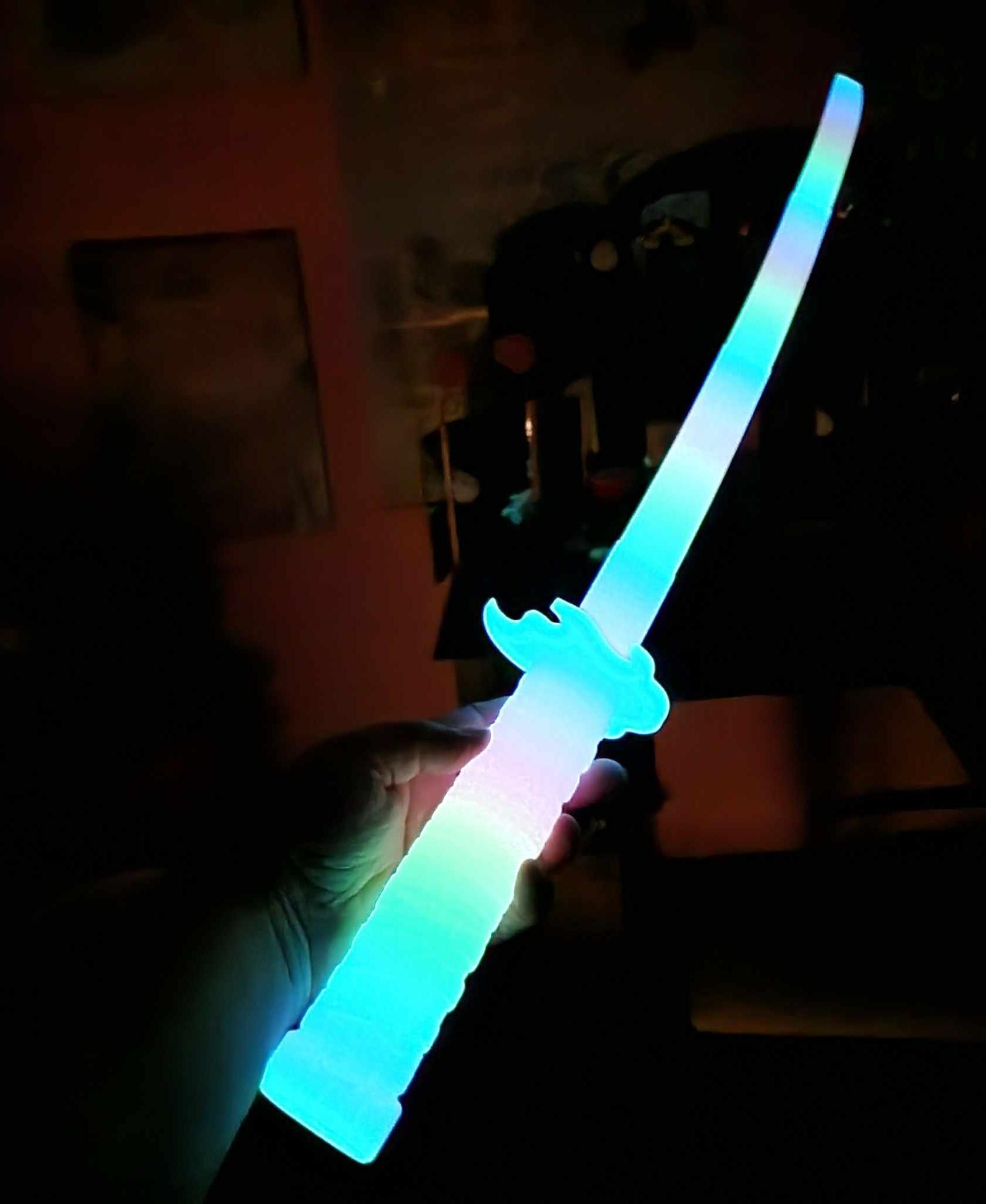 Tanjiro Anime Katana Sword - Print in Place Collapsible Sword WITH REPLACEABLE BLADE - Glow in the dark, printed at 80% and its awesome! - 3d model