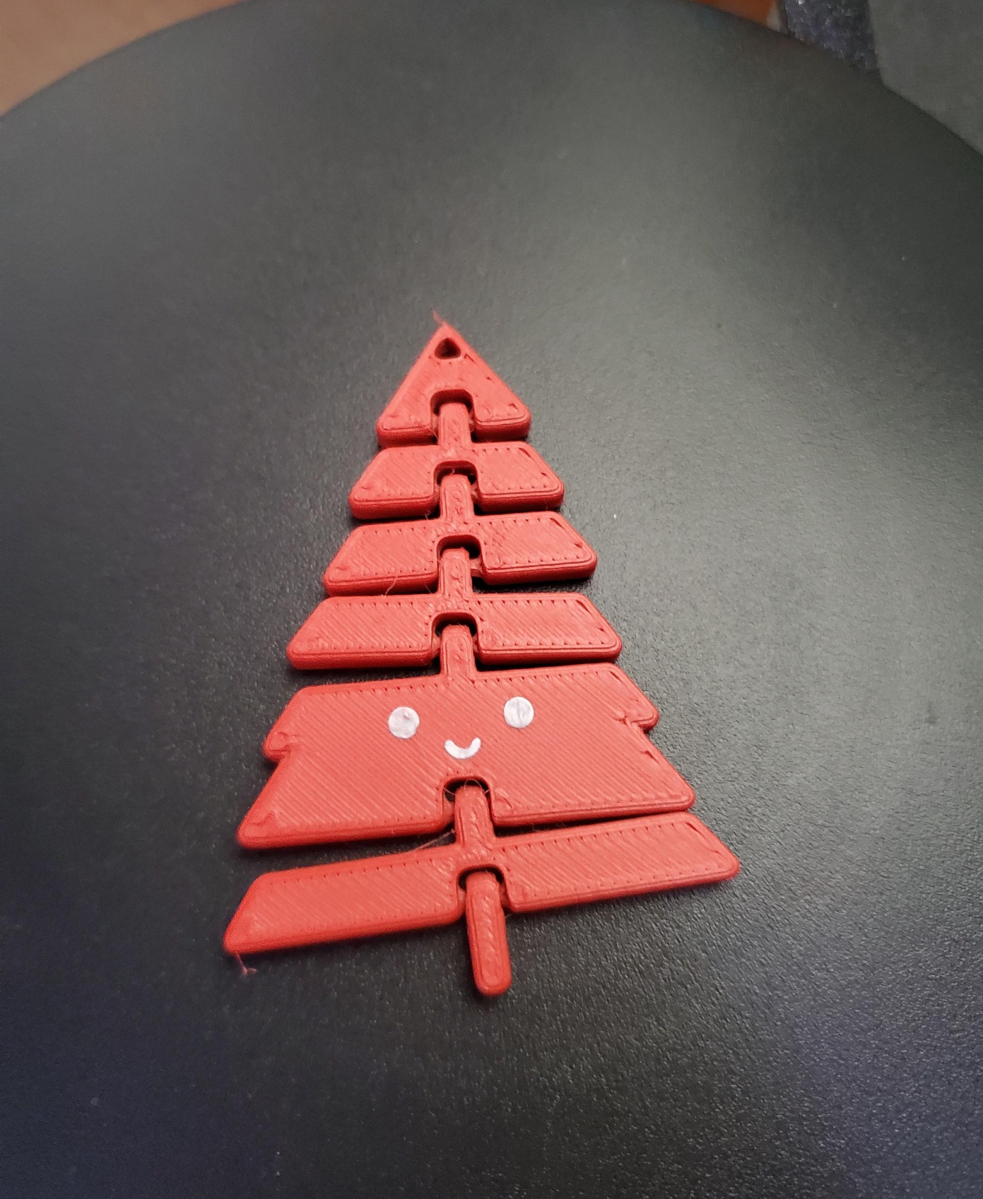 Articulated Kawaii Christmas Tree Keychain - Print in place fidget toy - 3mf - polyterra army red - 3d model