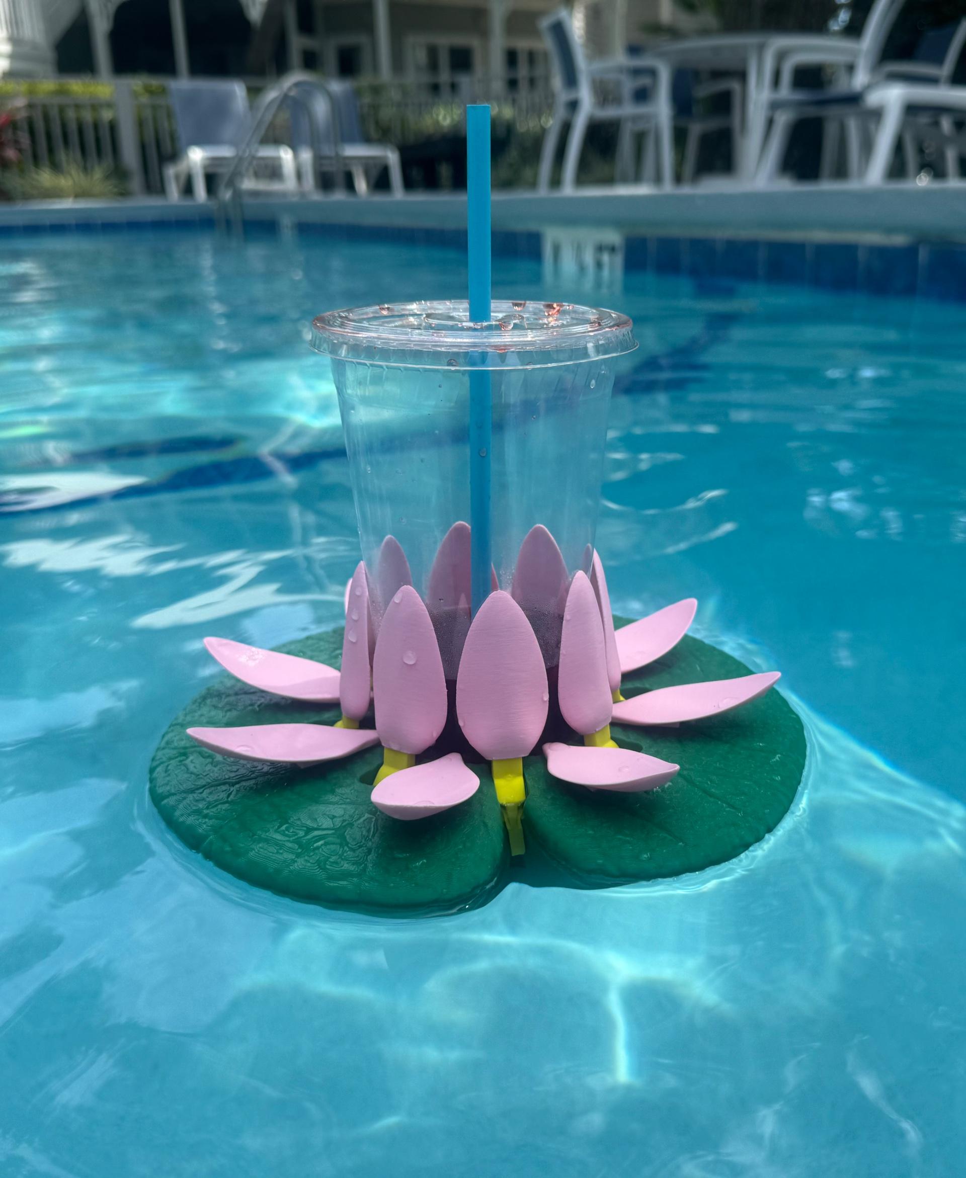 Lily Pad Cupholder - Pool Can Holder with Self Adjusting petals - Printed to take to Hilton Head for the Labor Day weekend. This worked like a charm! It can handle so many varying drink container sizes. - 3d model