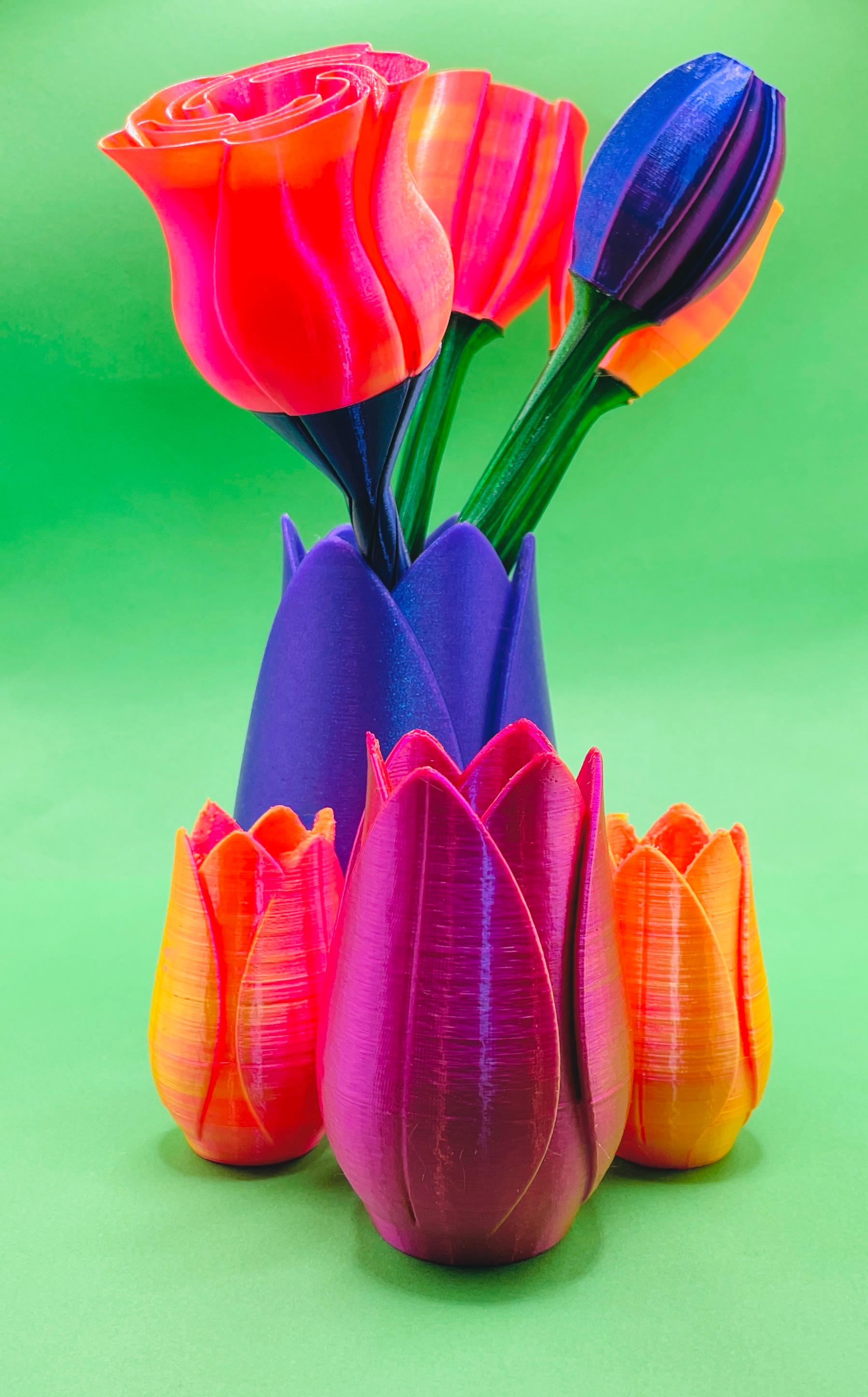 Tulip-Shaped Vase 3d model