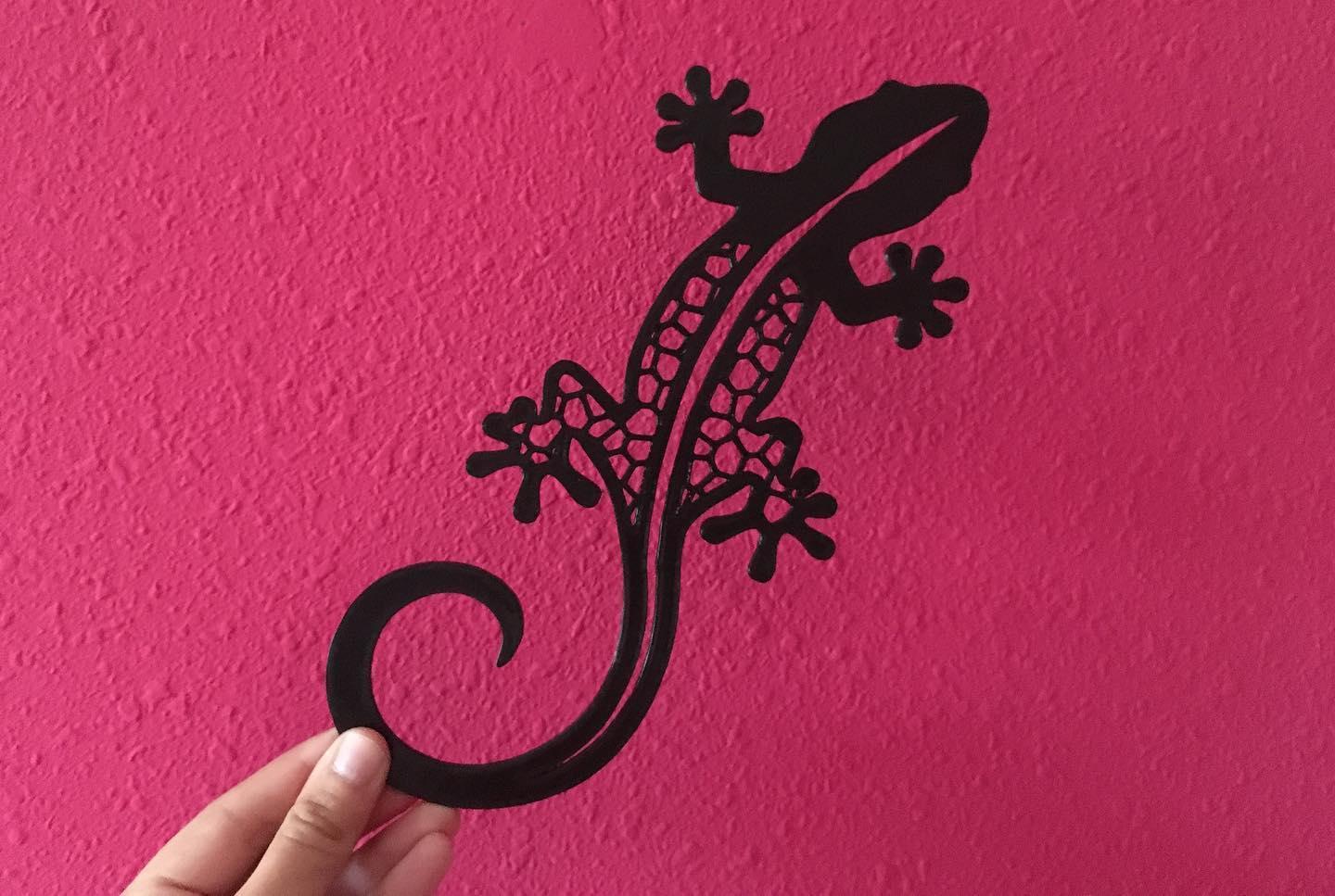 Salamander silhouette 3d model