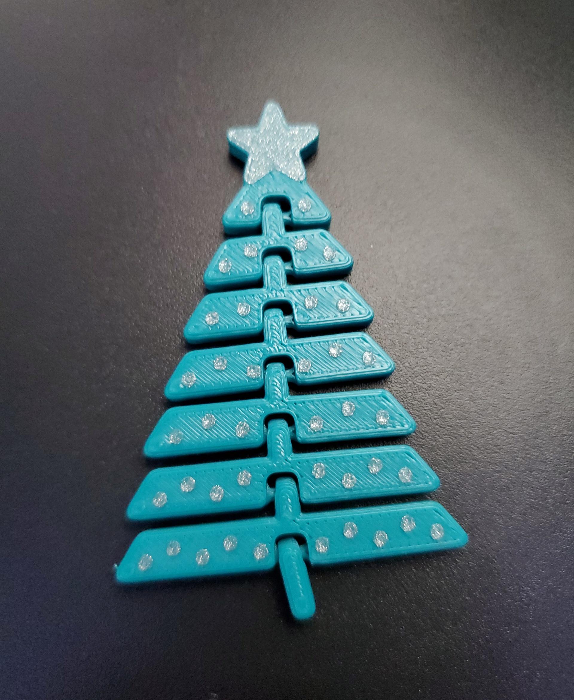 Articulated Christmas Tree with Star and Ornaments - Print in place fidget toys - 3mf - sliceworx ocean cyan - 3d model