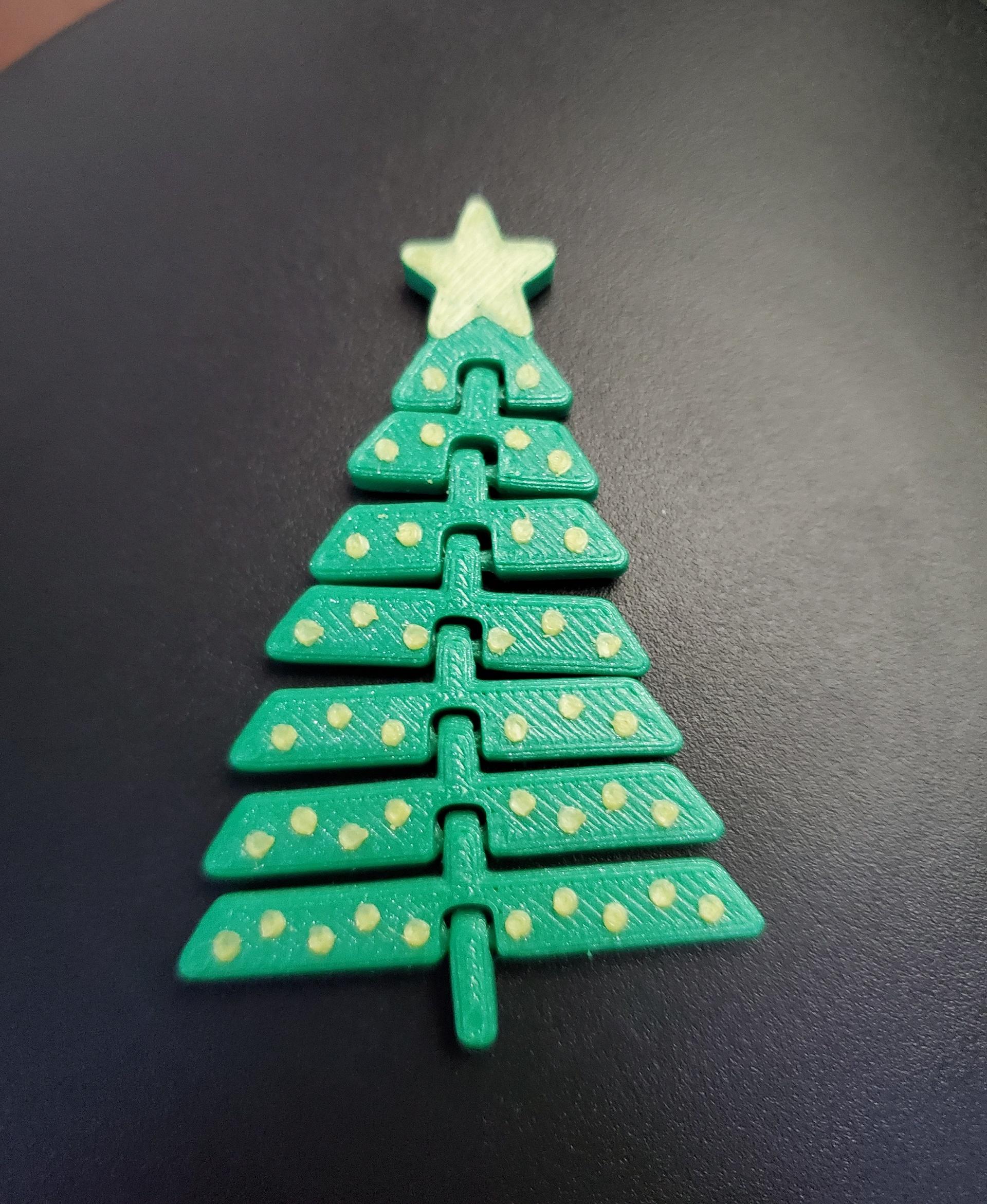Articulated Christmas Tree with Star and Ornaments - Print in place fidget toys - 3mf - polymaker green pla - 3d model